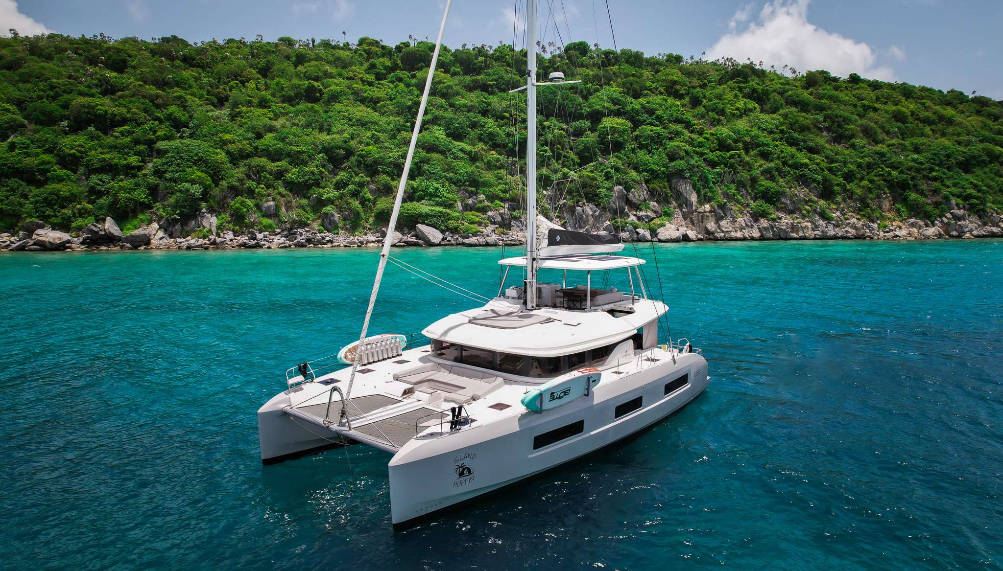 ISLAND HOPPIN' 55 yacht image 1