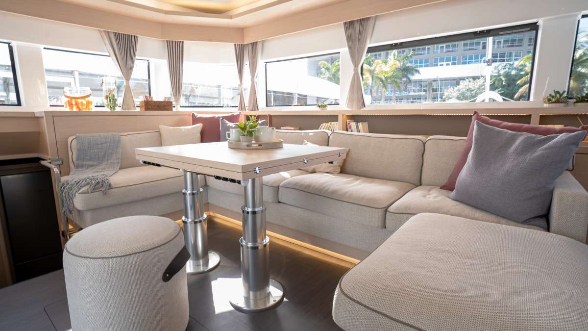 ISLAND HOPPIN' 55 yacht image 3
