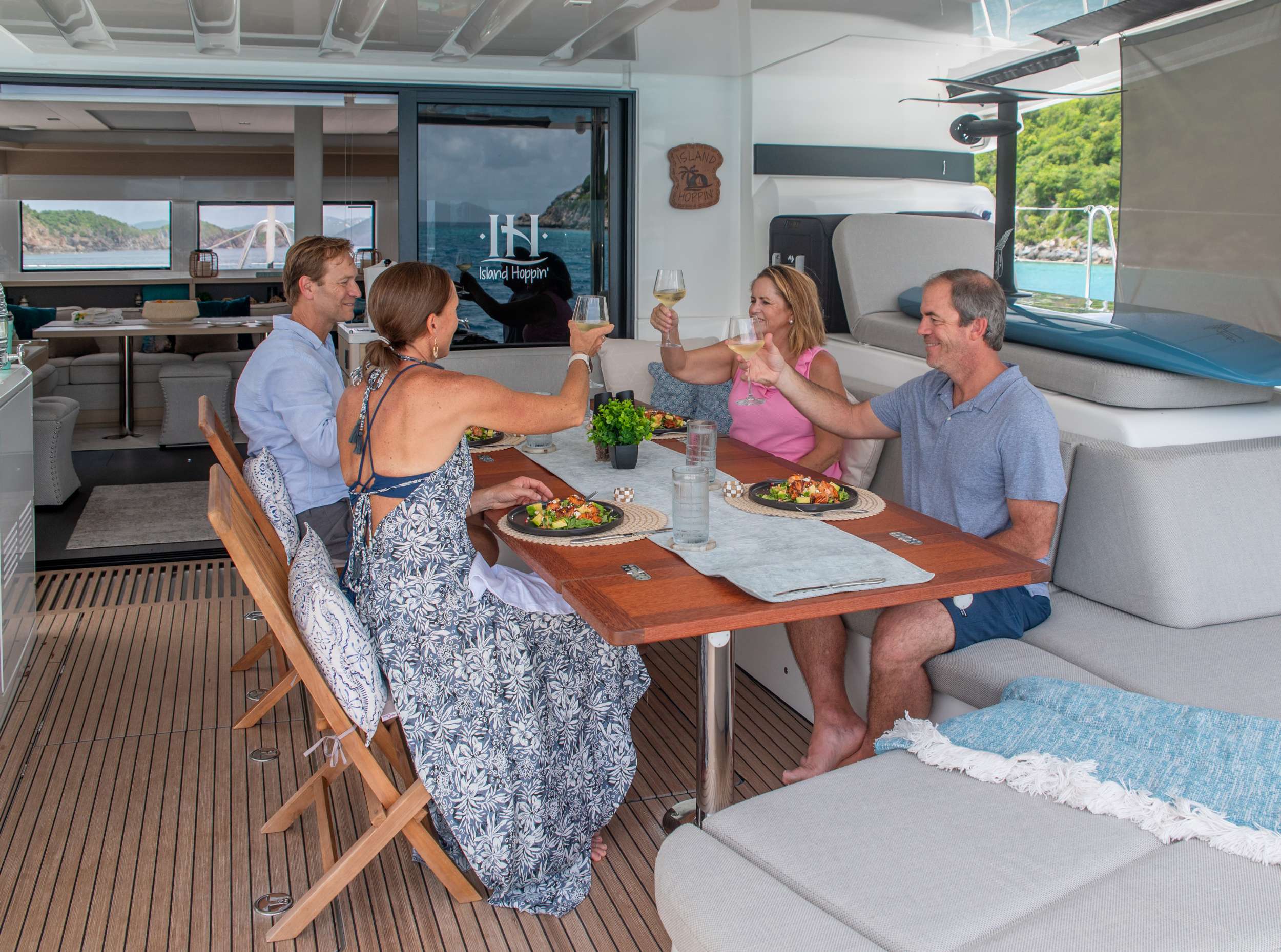 ISLAND HOPPIN' 55 yacht image 4