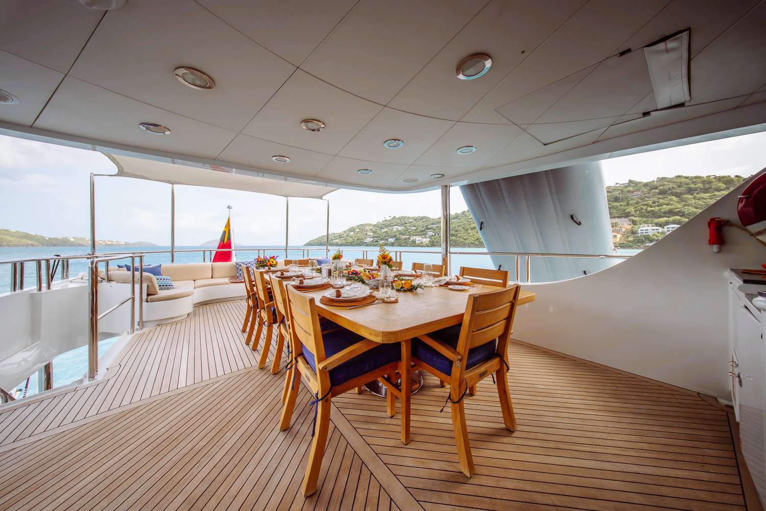 JUST ENOUGH yacht image 3
