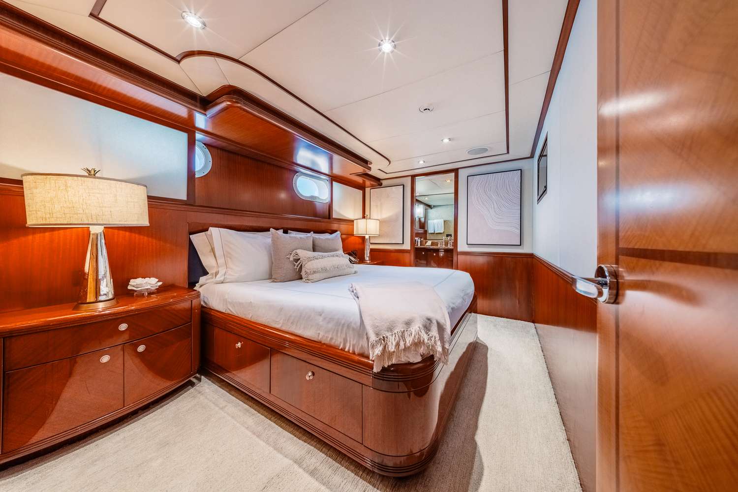 JUST ENOUGH yacht image 6