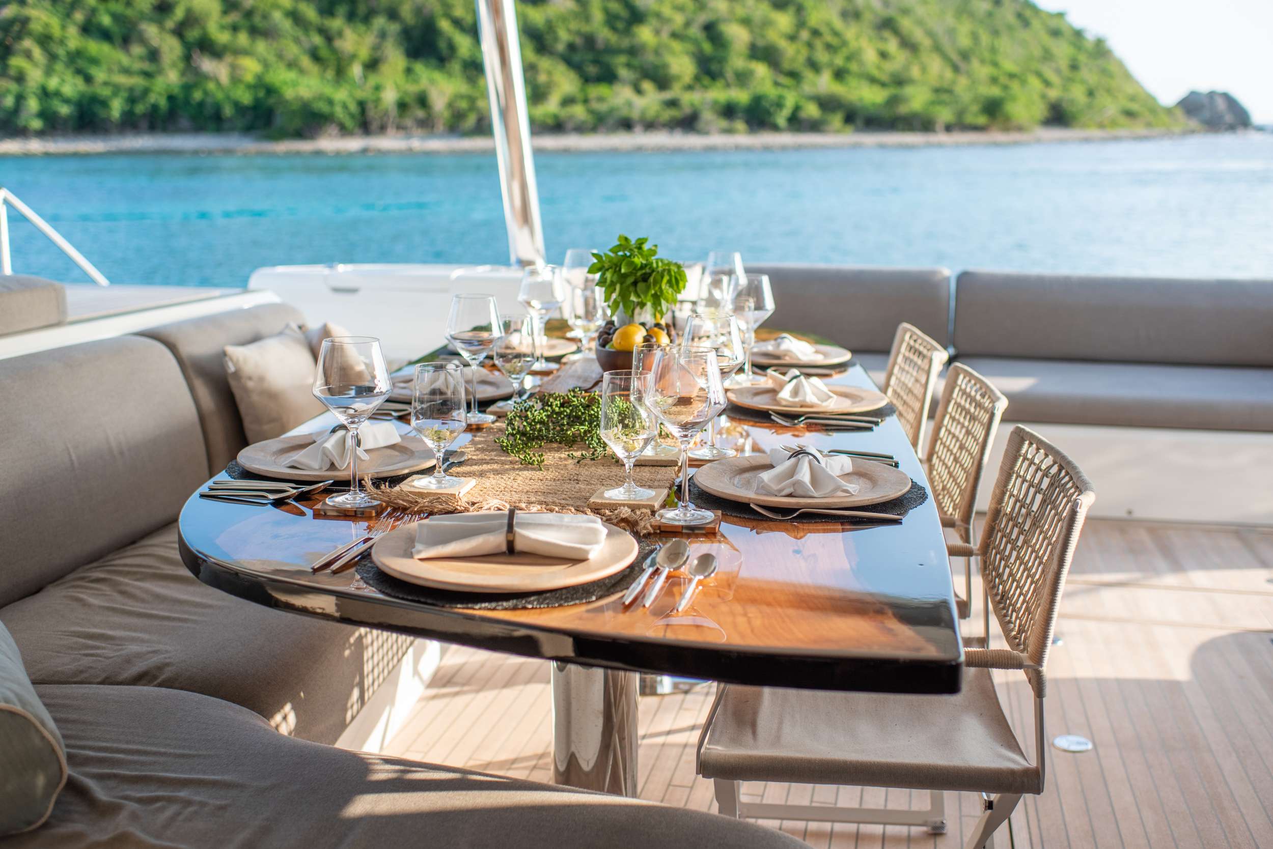 JUSTIFIED HORIZONS yacht image 2