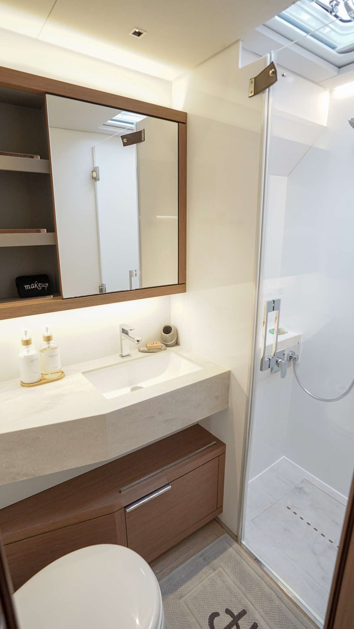 JUSTIFIED HORIZONS yacht image 8
