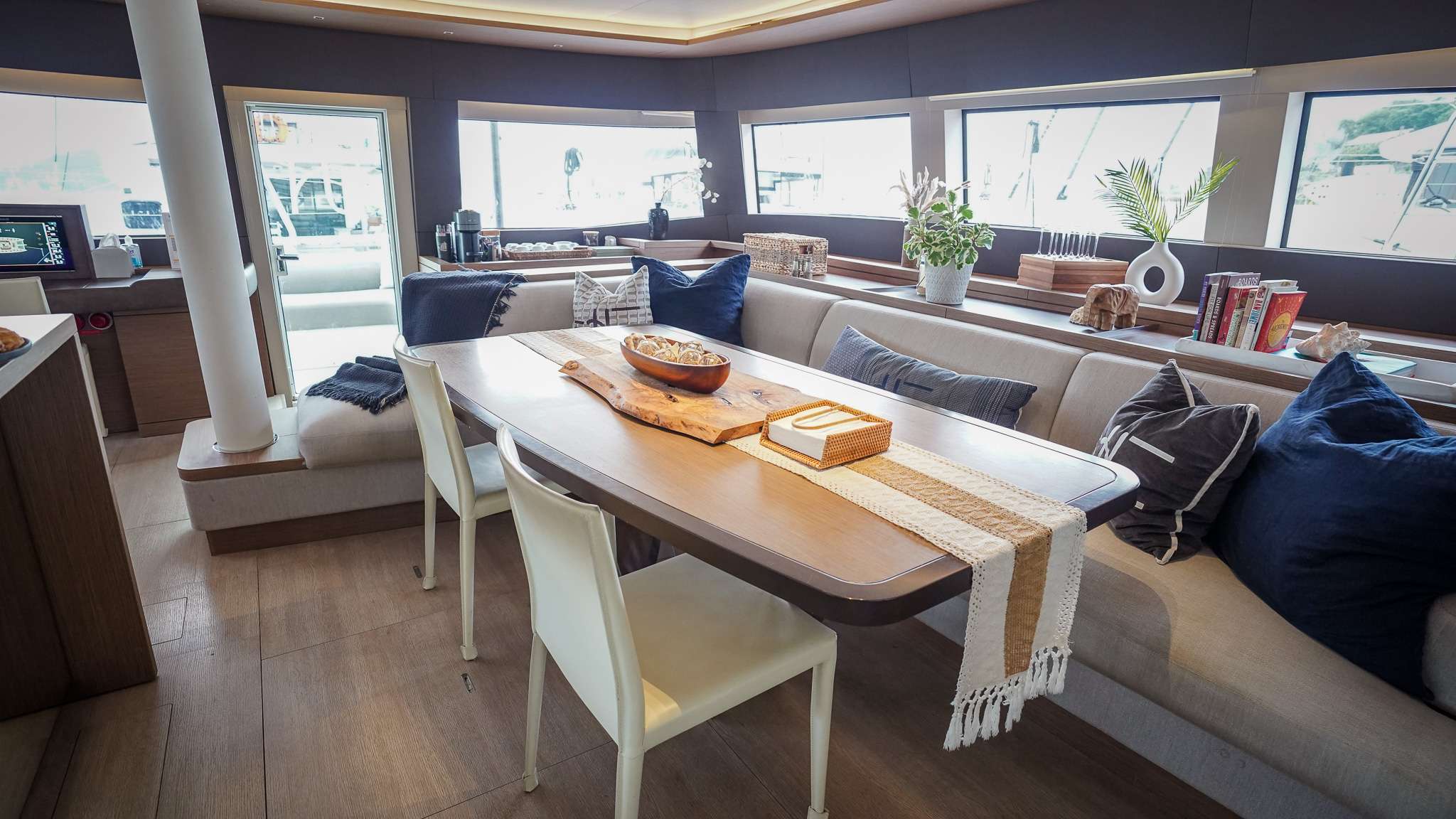 JUSTIFIED HORIZONS yacht image 10