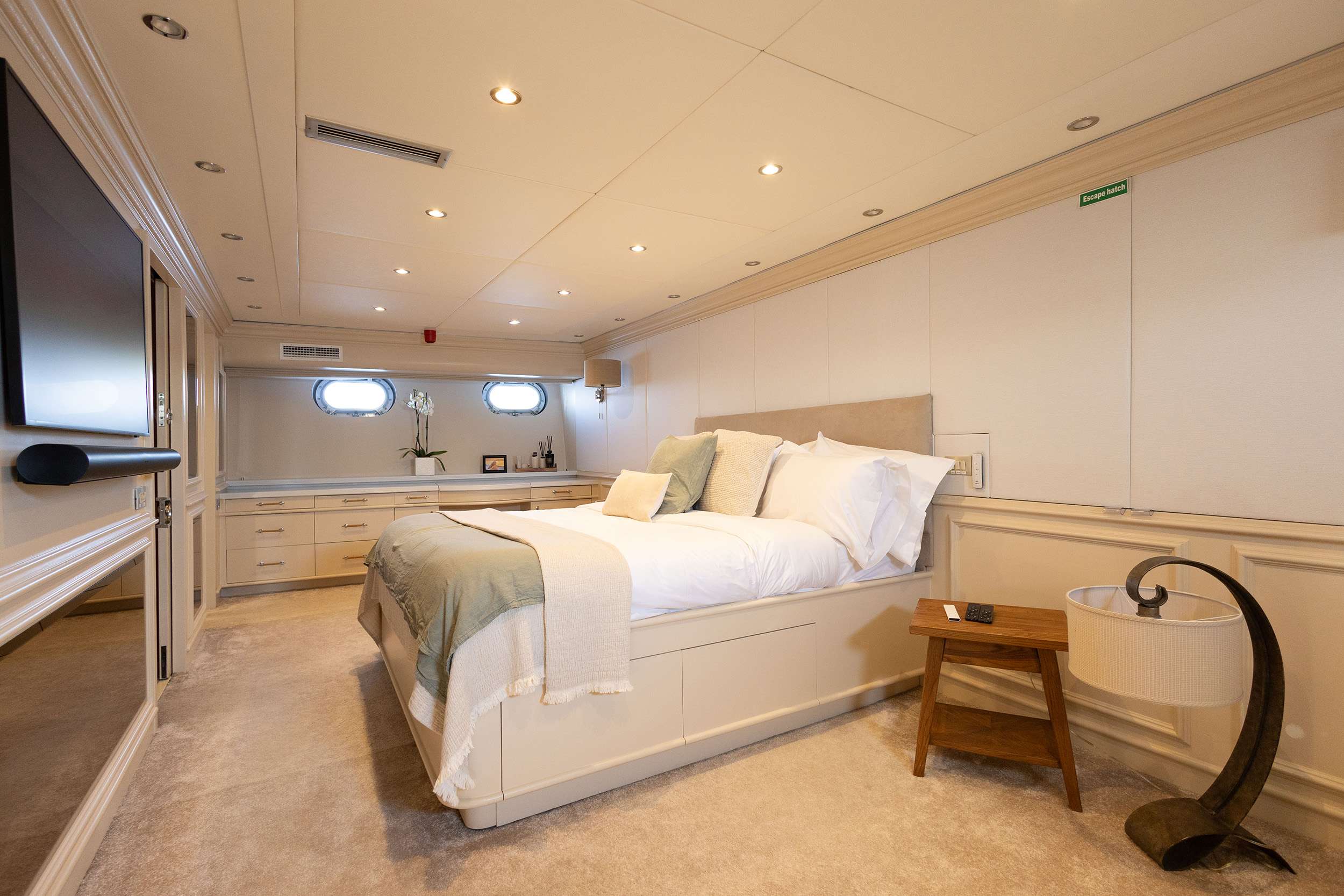 KOKOMO NIGHTS yacht image 5