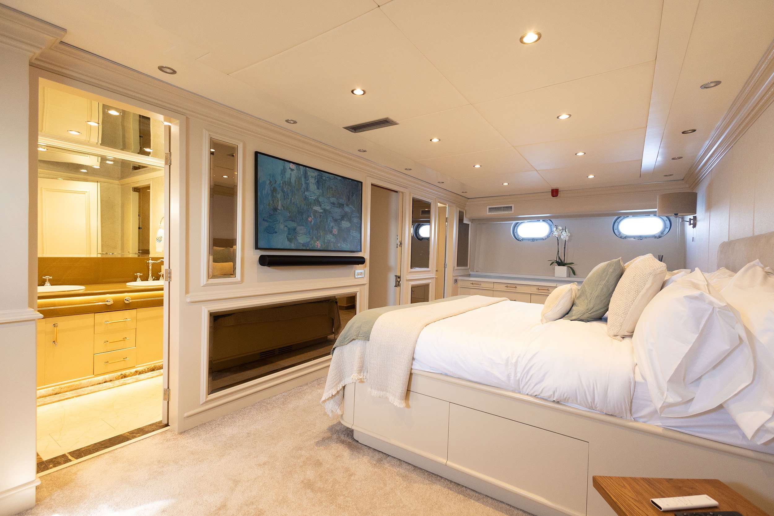 KOKOMO NIGHTS yacht image 6