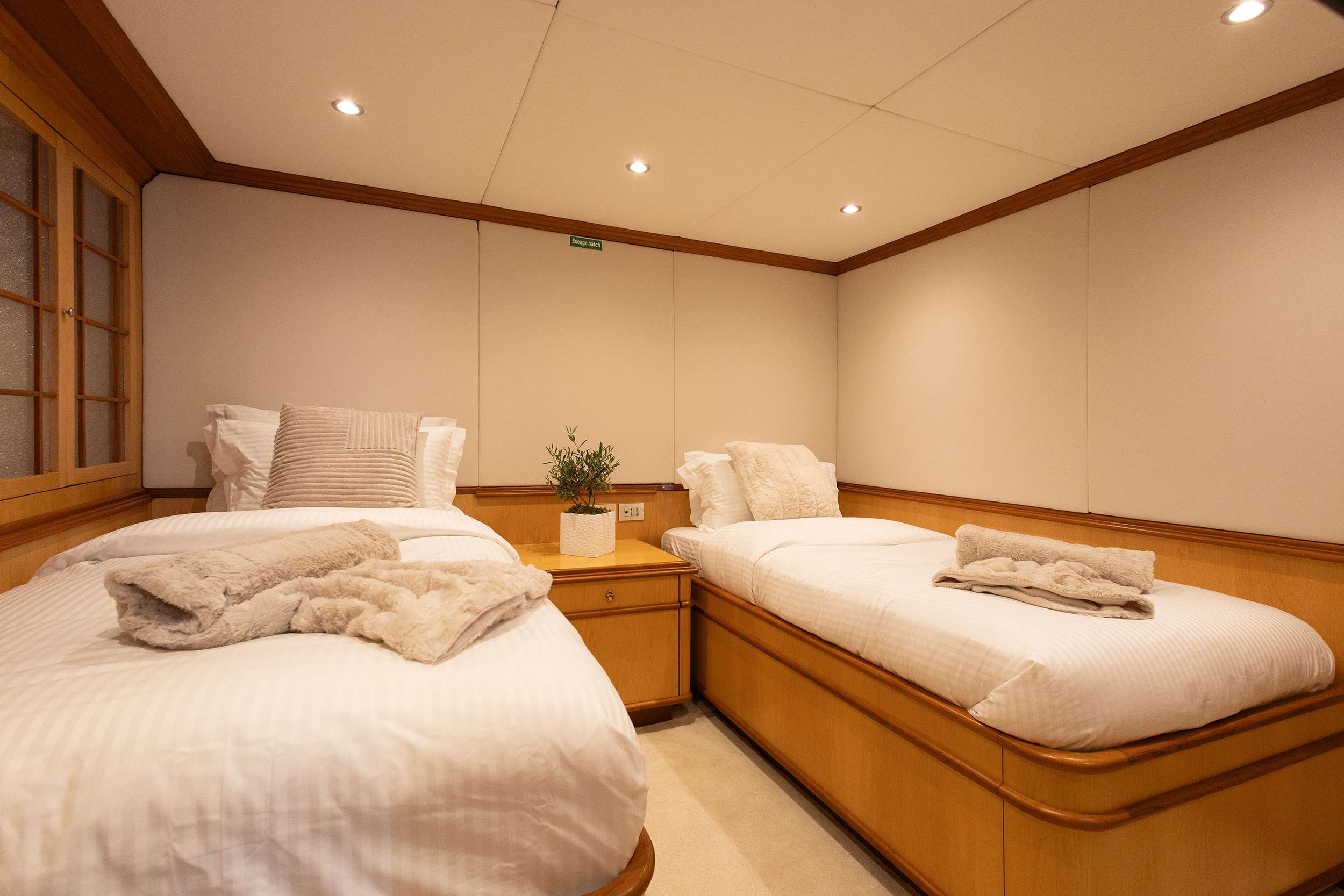 KOKOMO NIGHTS yacht image 12