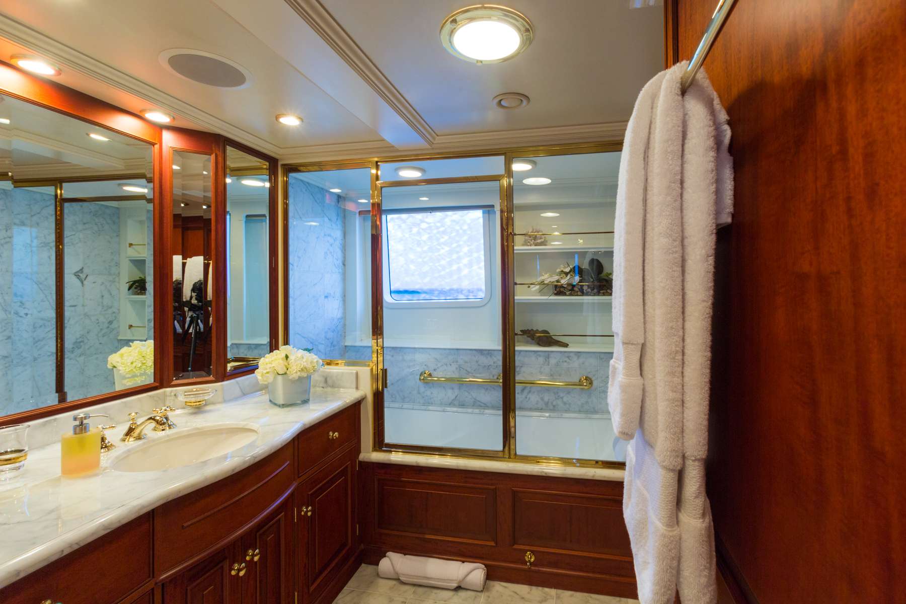 LADY J yacht image 7