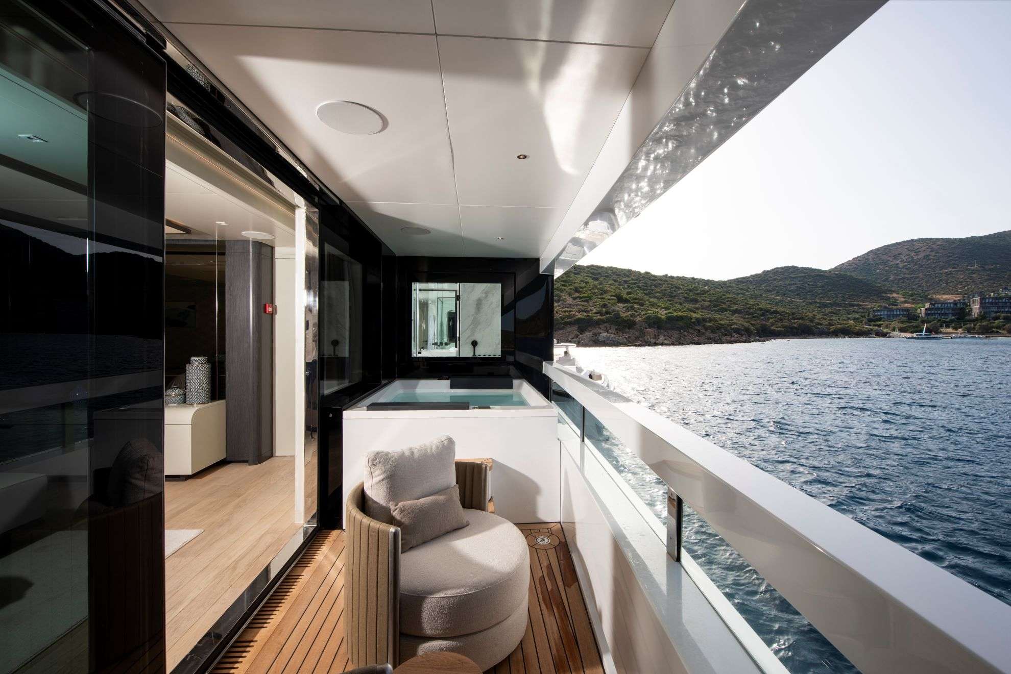 LEGASEA yacht image 14