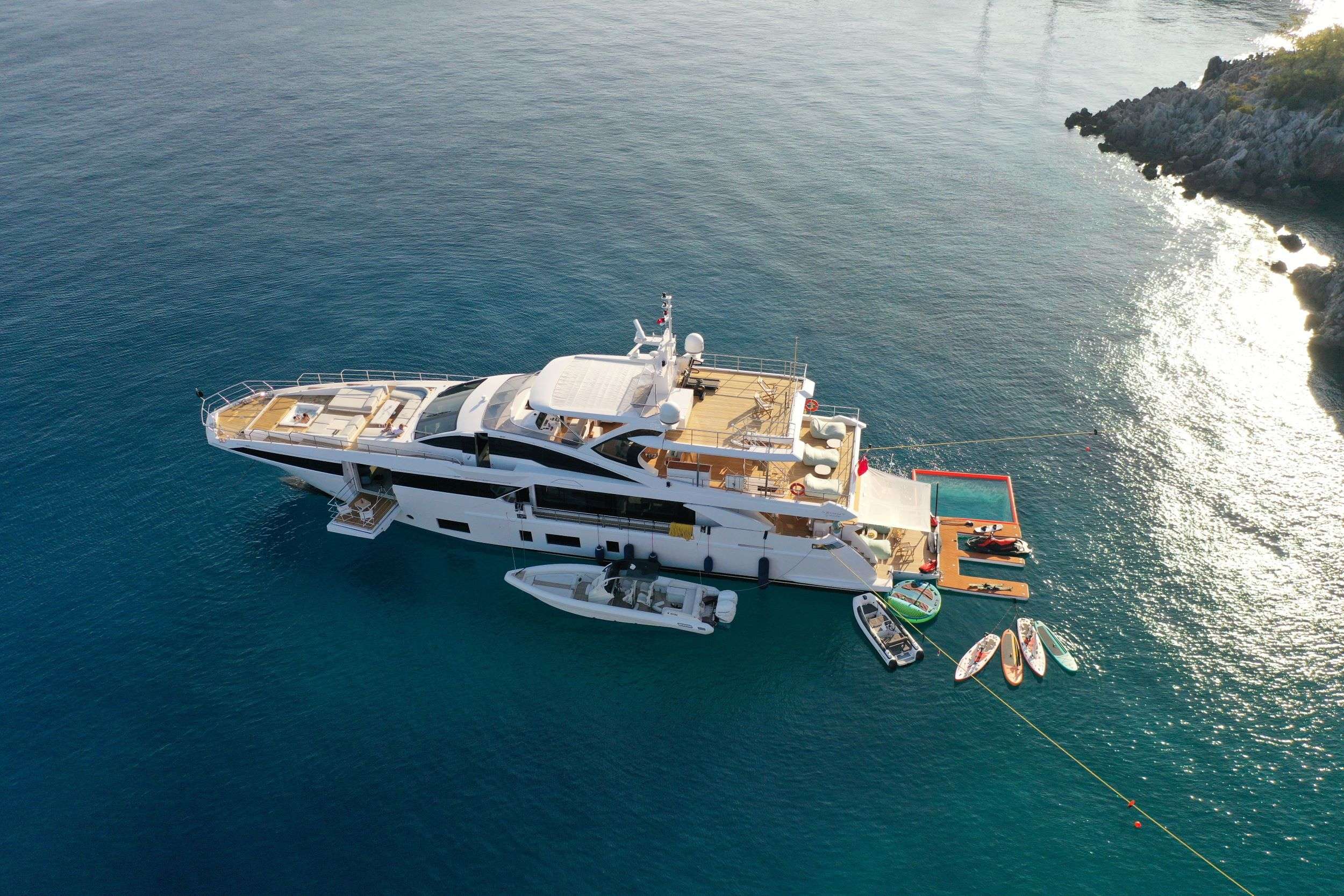 LOVE T yacht image 1
