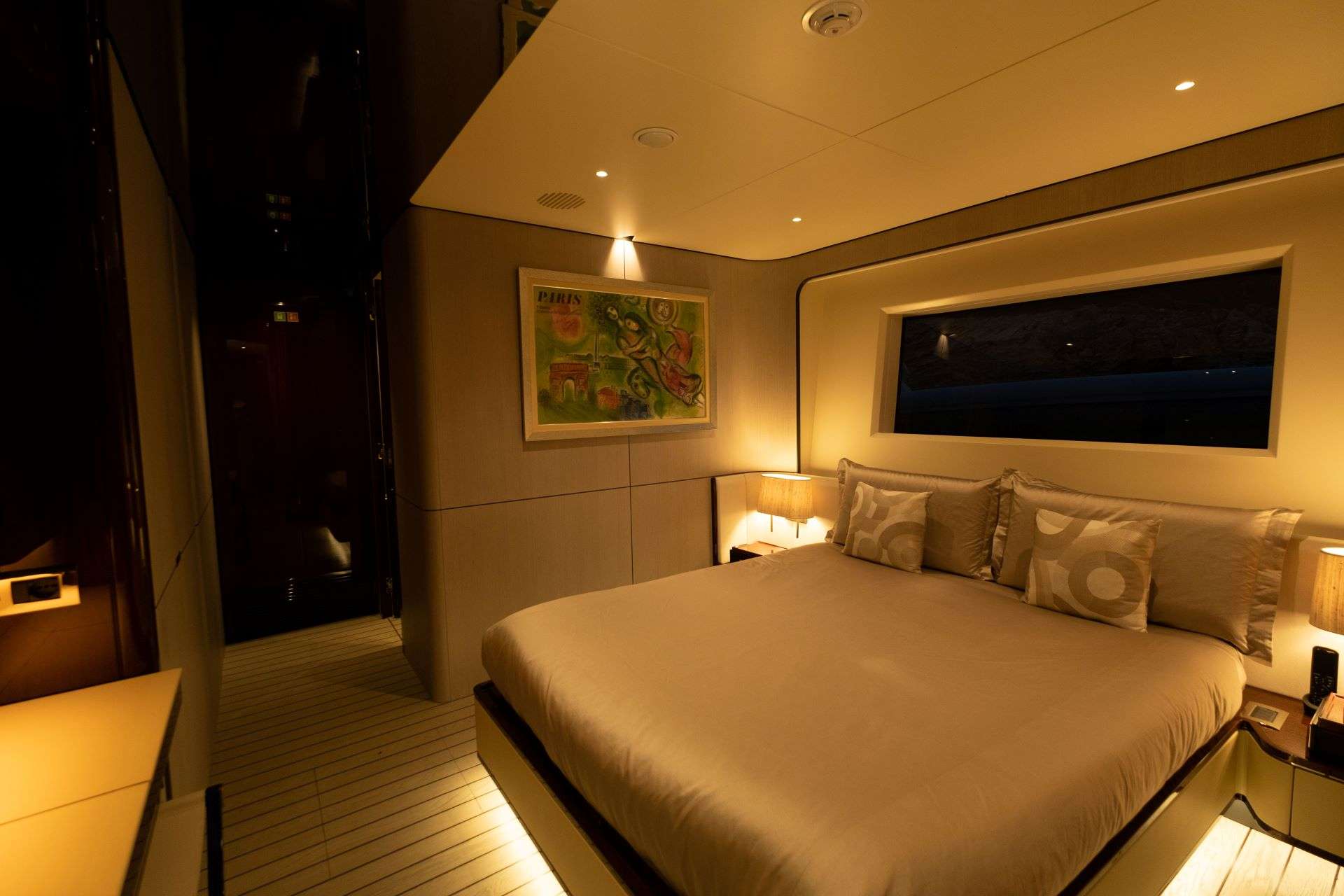LOVE T yacht image 8