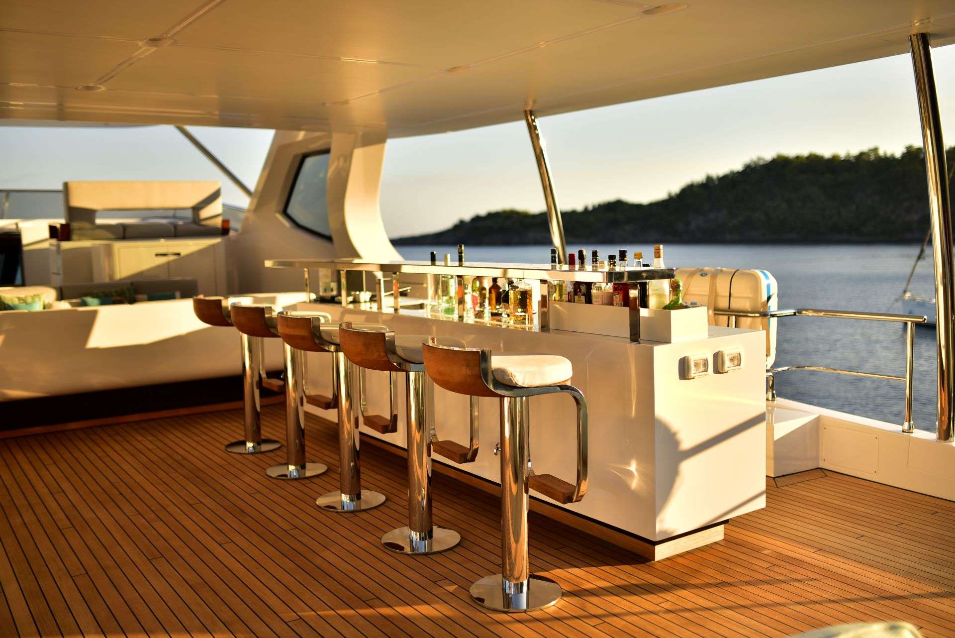 LOVE T yacht image 13