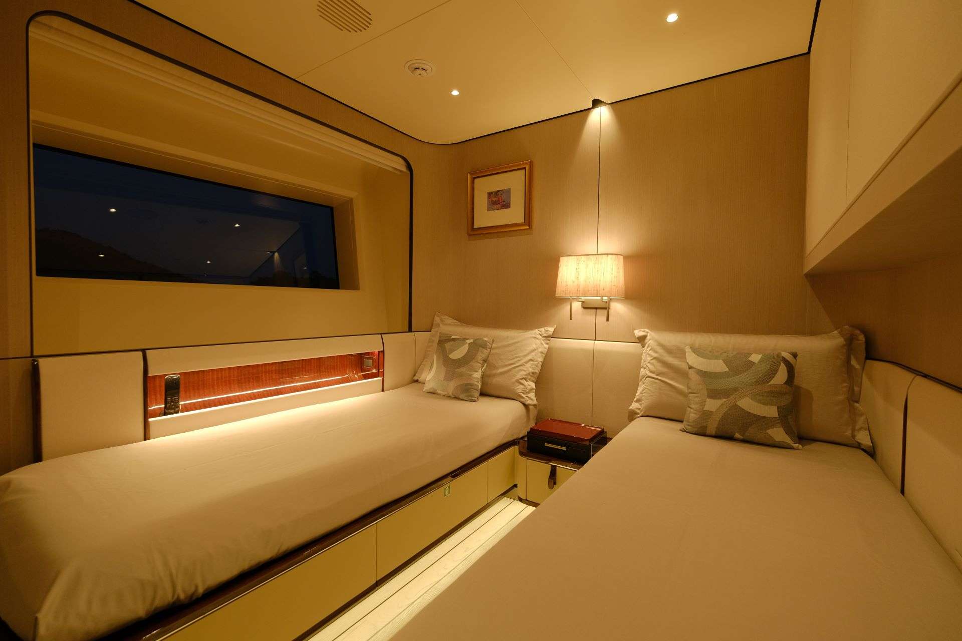 LOVE T yacht image 14