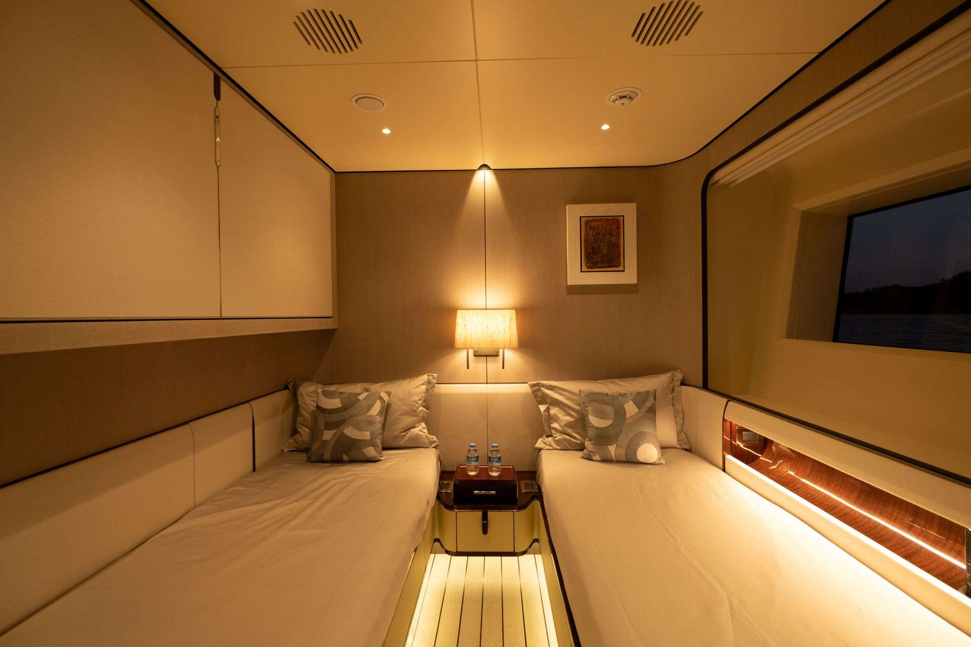 LOVE T yacht image 15