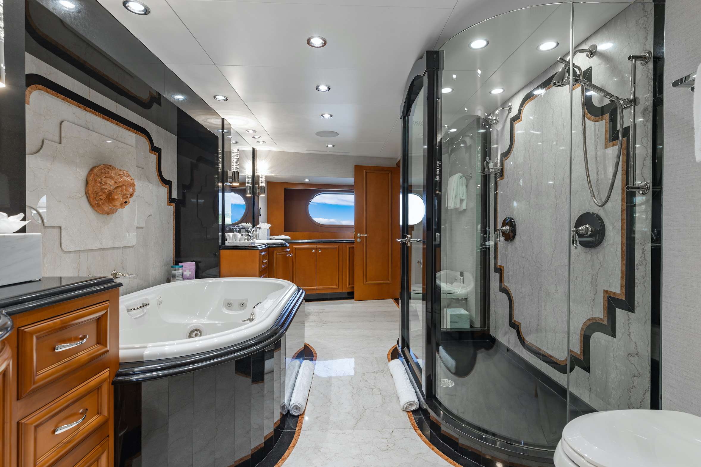 M3 yacht image 7