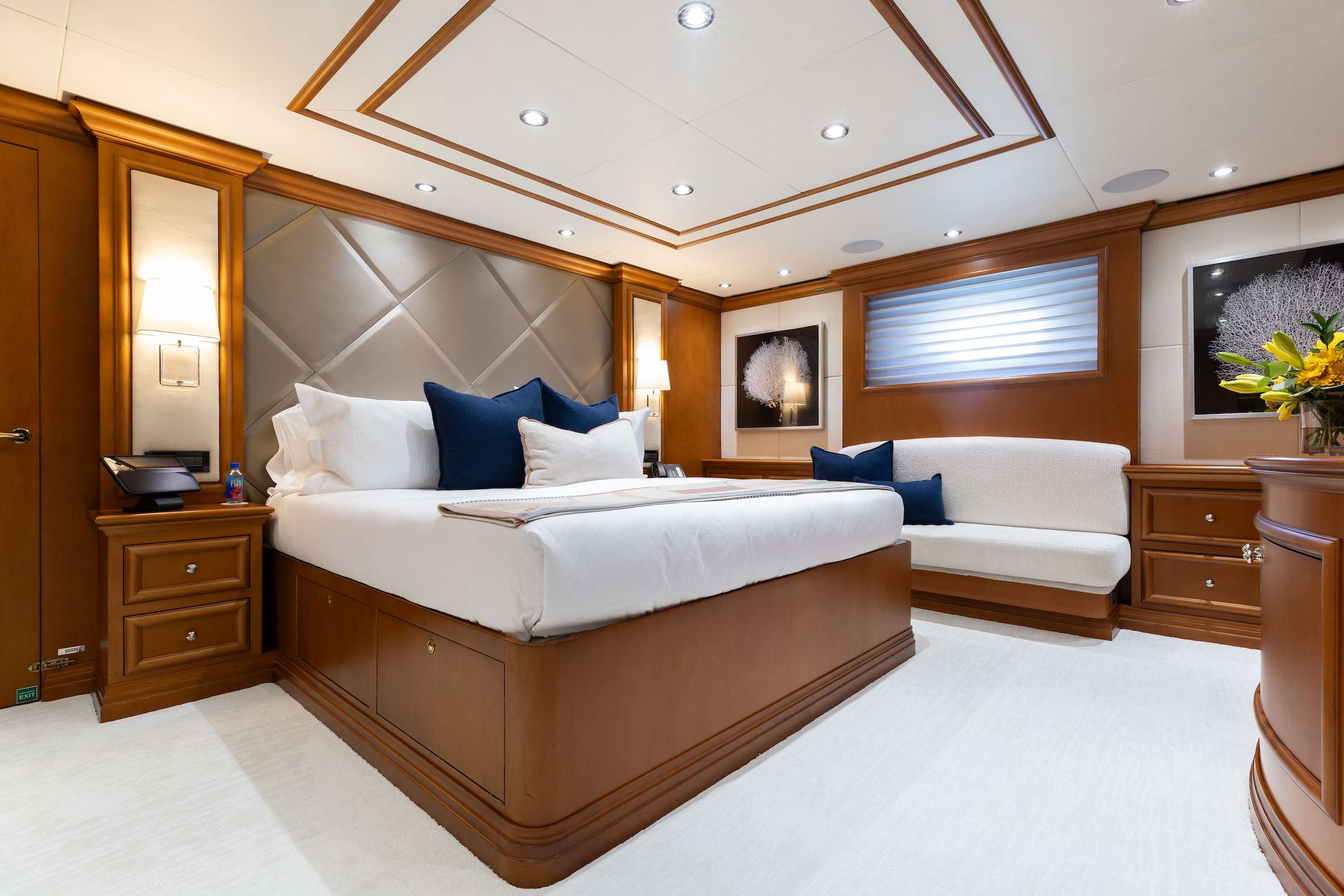 M3 yacht image 8