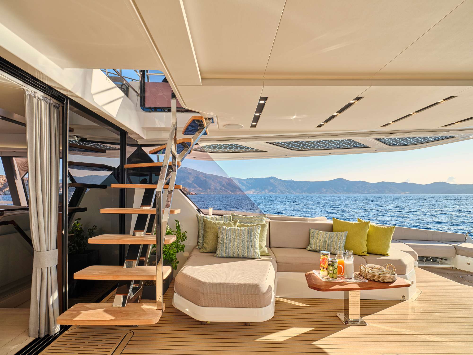 MAGIC MOMENTS yacht image 6