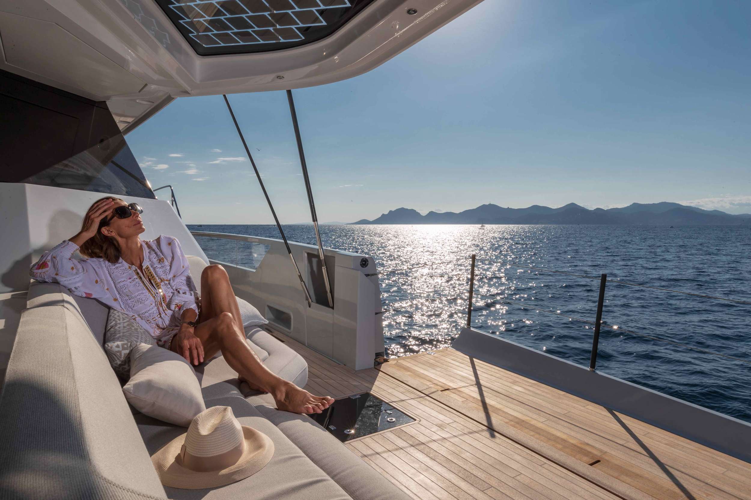 MAGIC MOMENTS yacht image 8