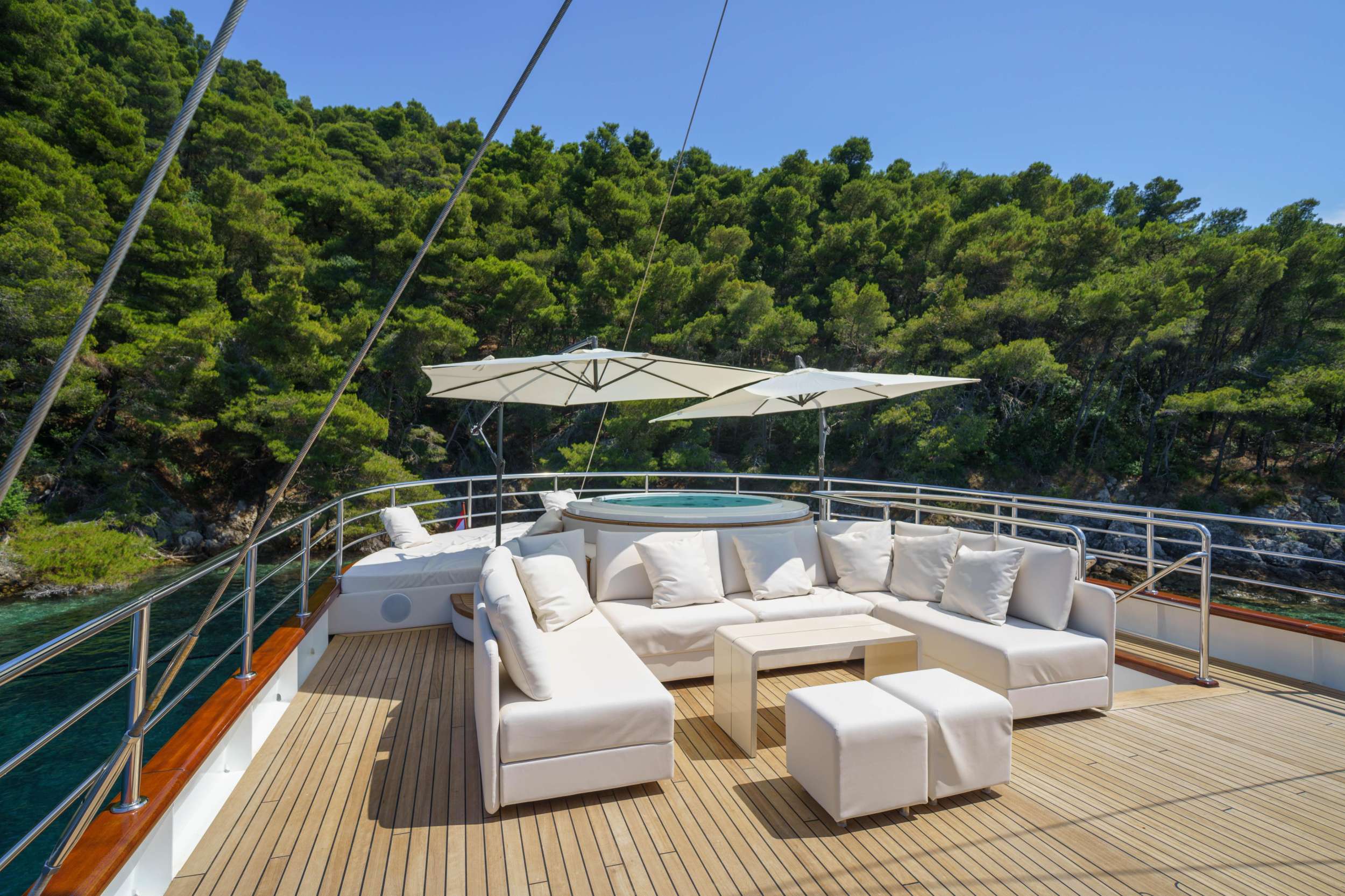 MAIA yacht image 4