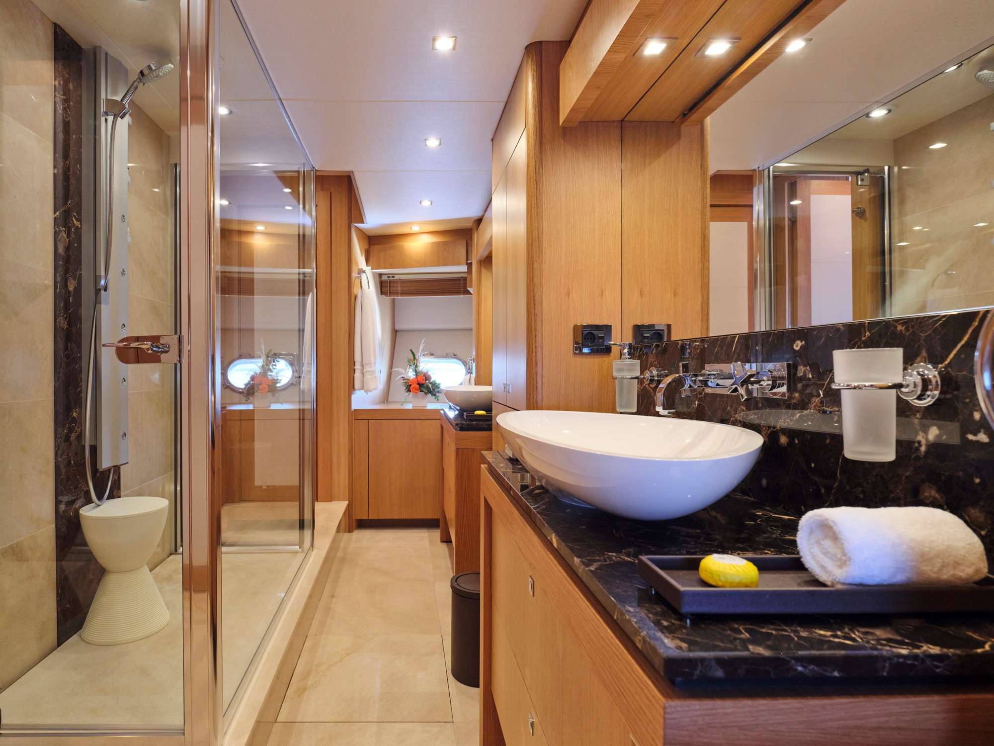 MAKANI II yacht image 7