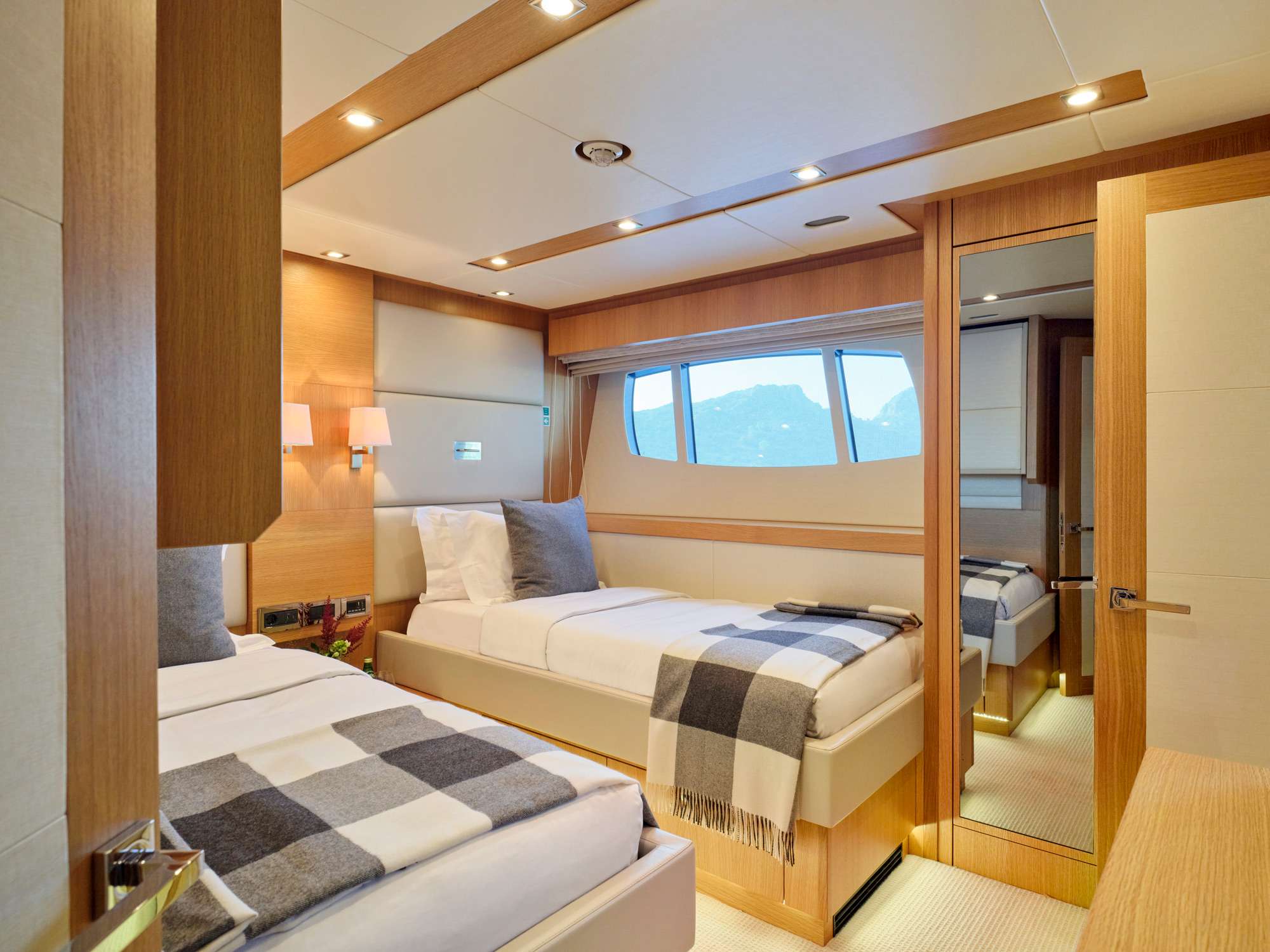 MAKANI II yacht image 10