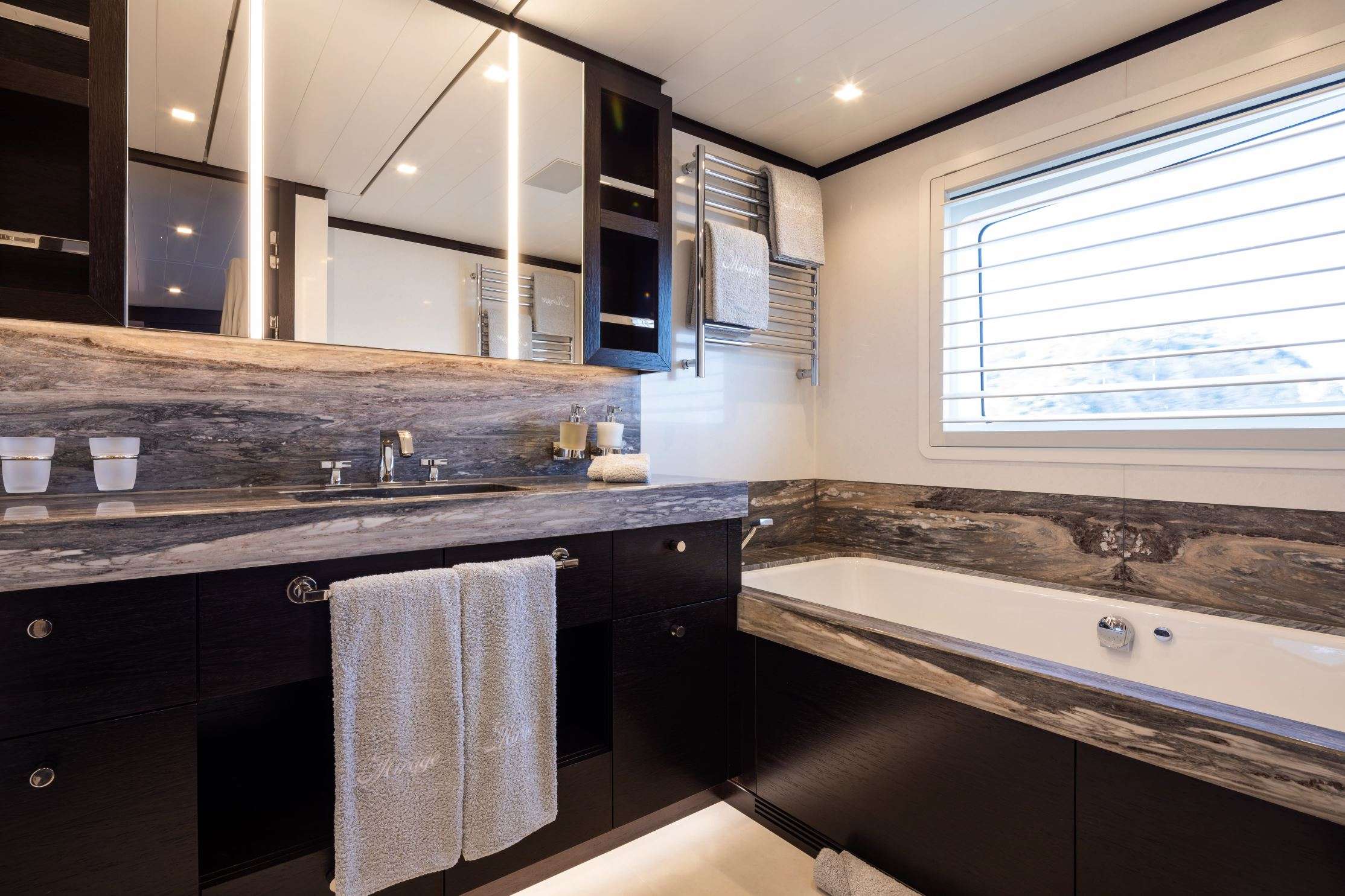 MIRAGE yacht image 7