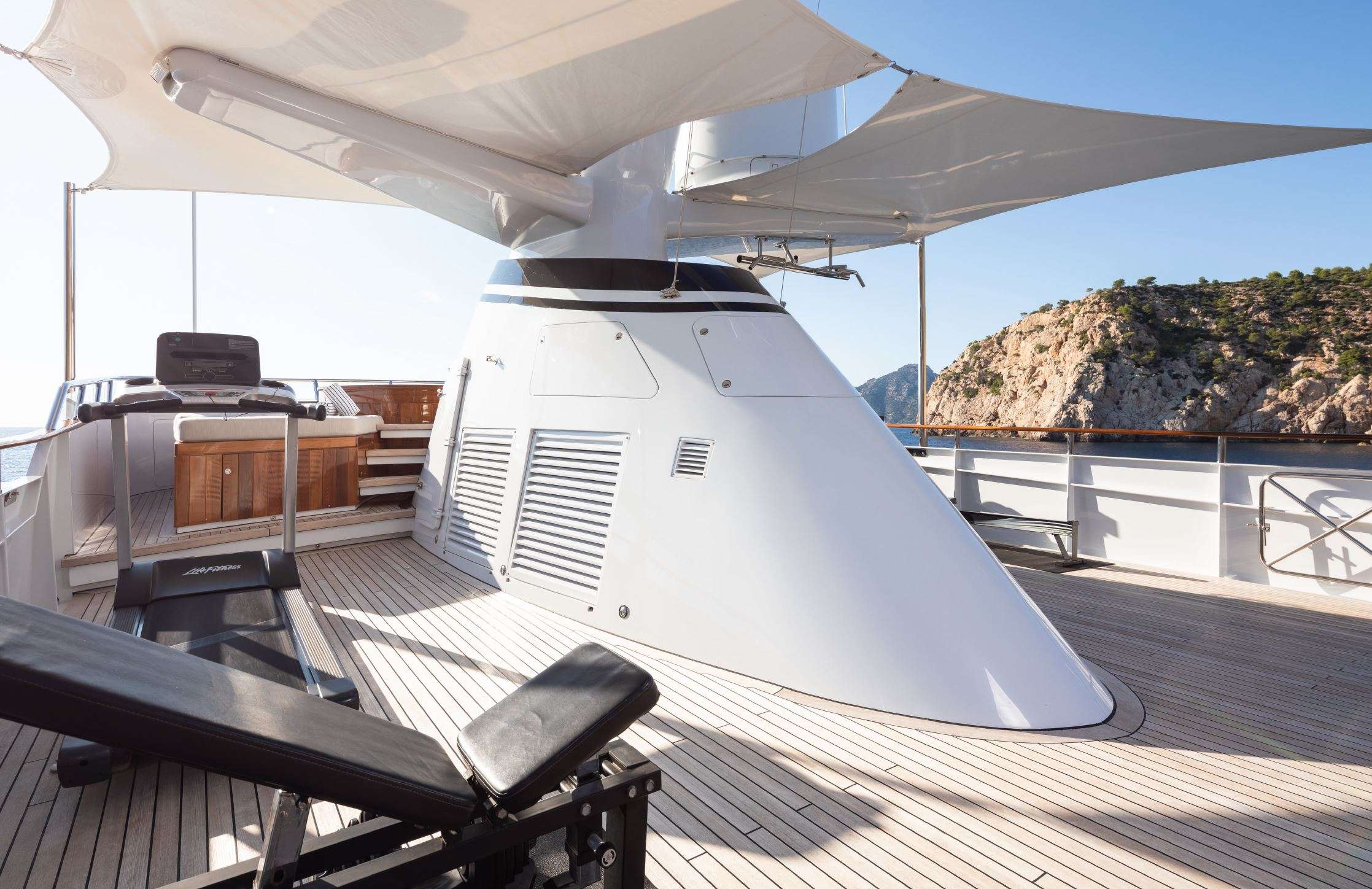 MIRAGE yacht image 12