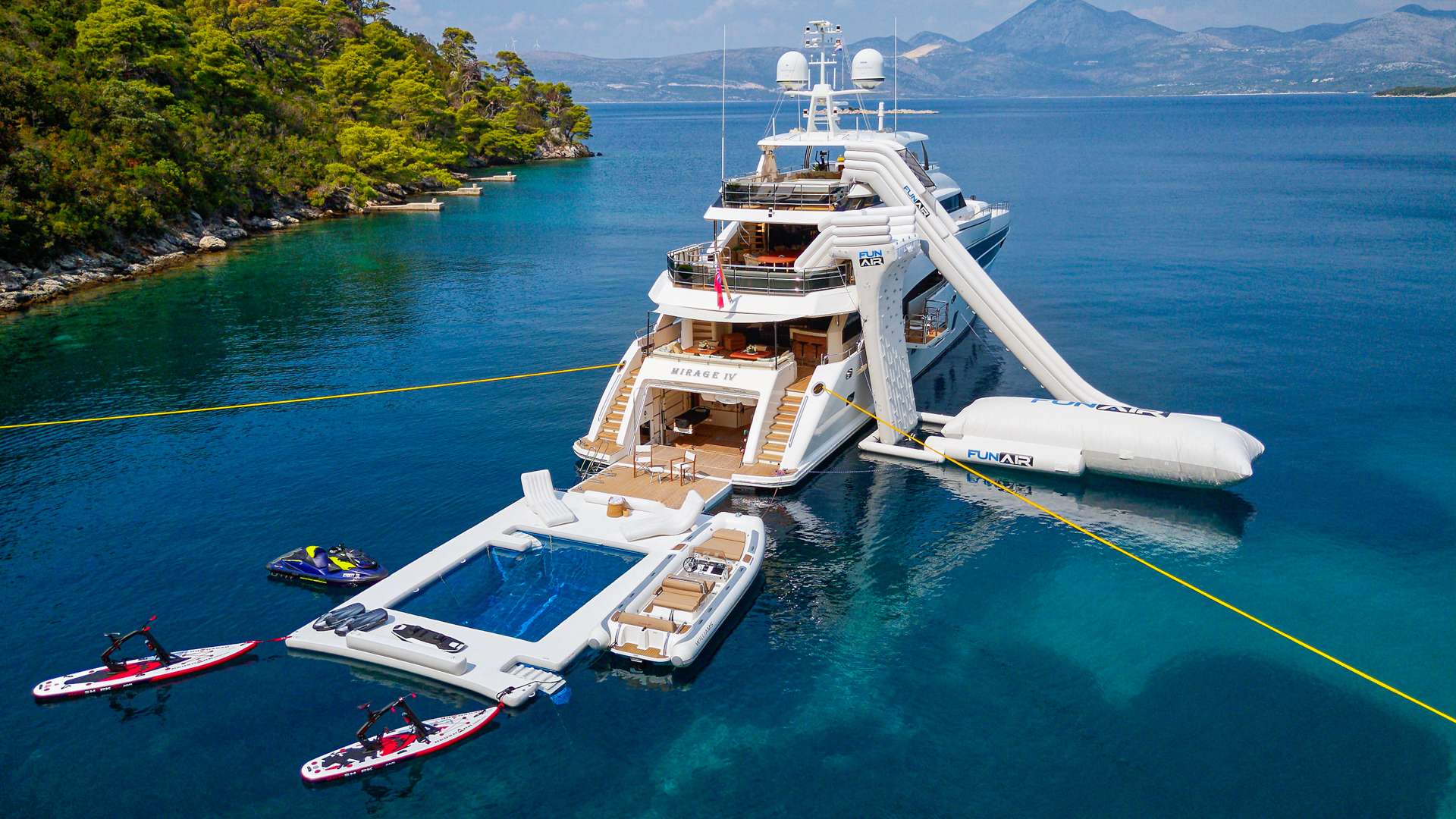 MIRAGE IV yacht image 4