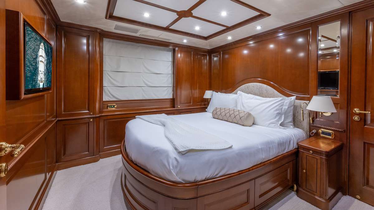 NAMASTE yacht image 9
