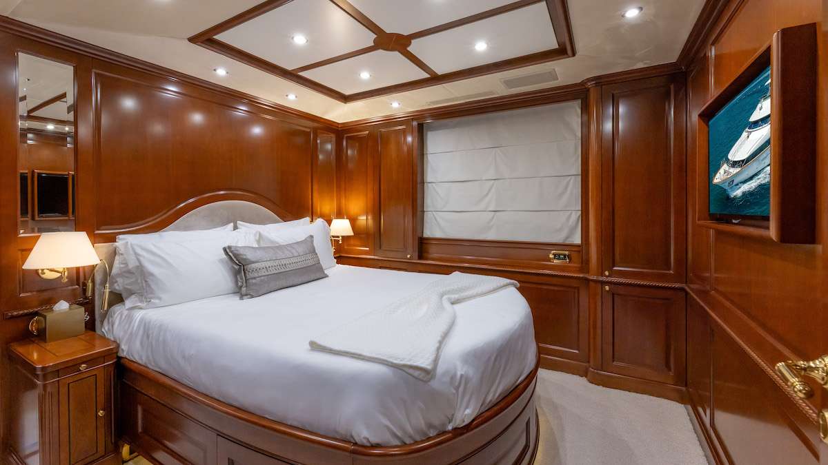 NAMASTE yacht image 10