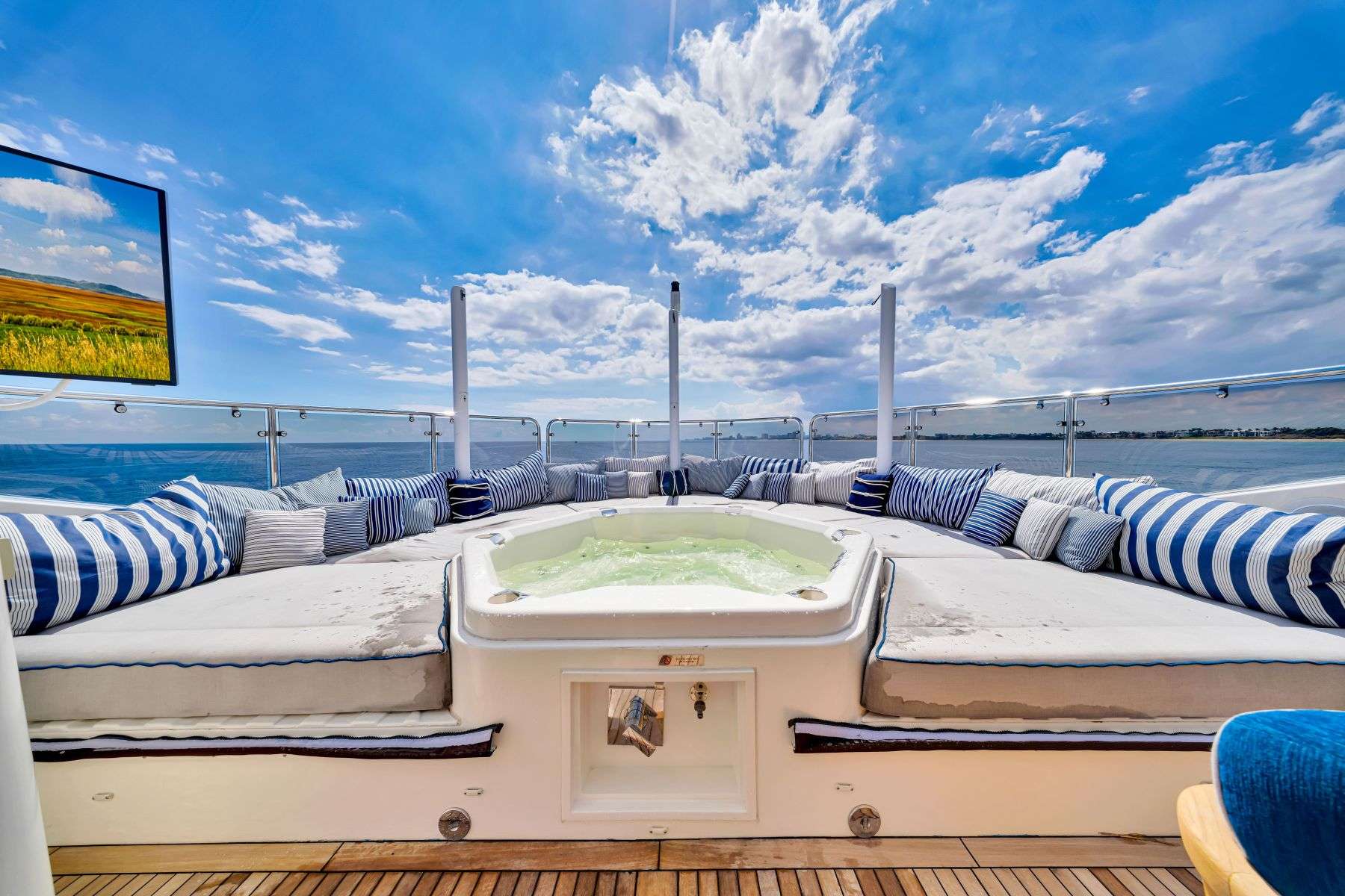 Natural 9 yacht image 13