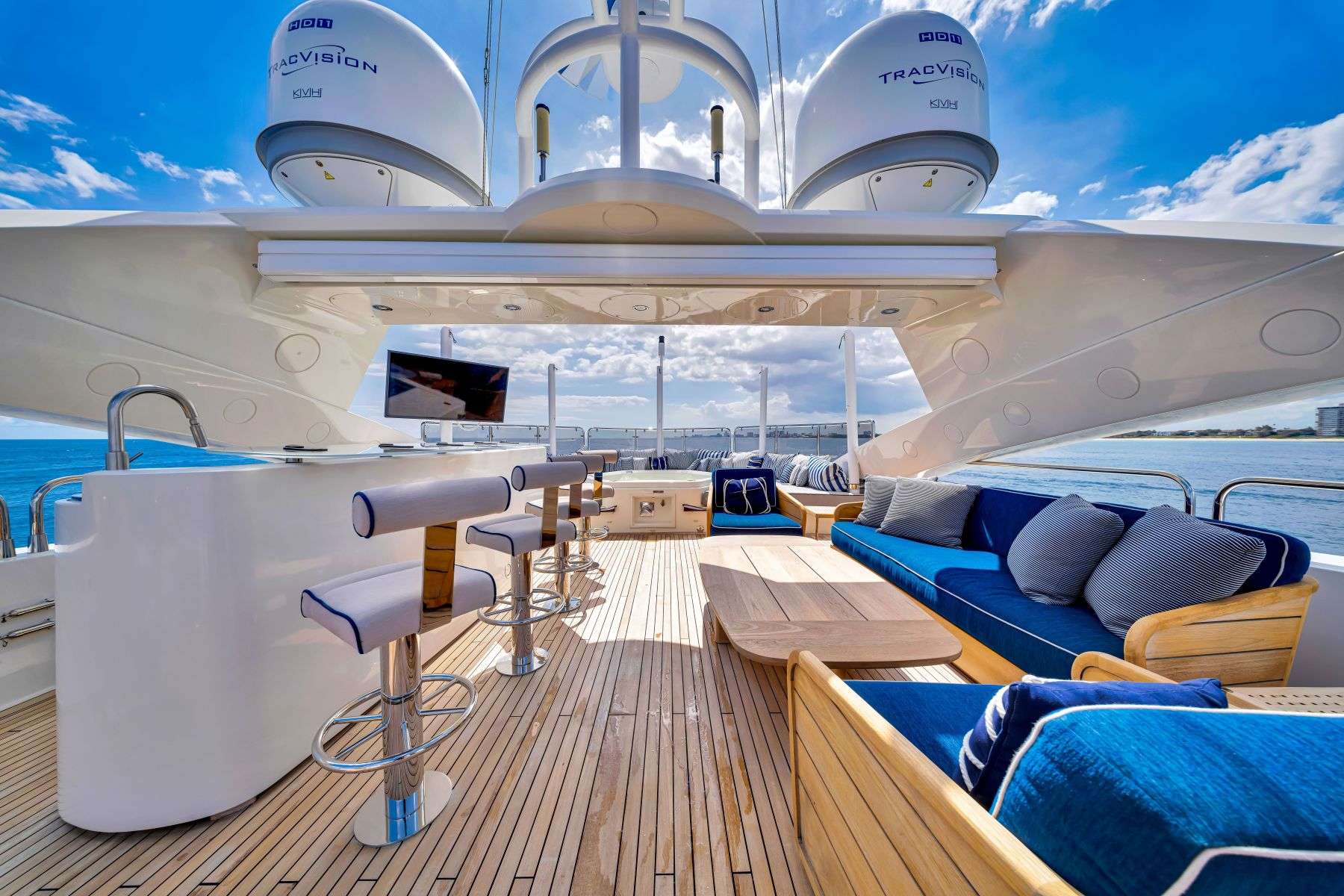 Natural 9 yacht image 15