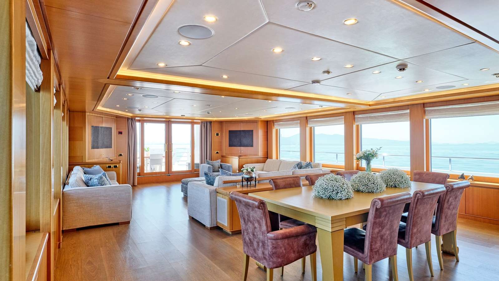 OASIS yacht image 3