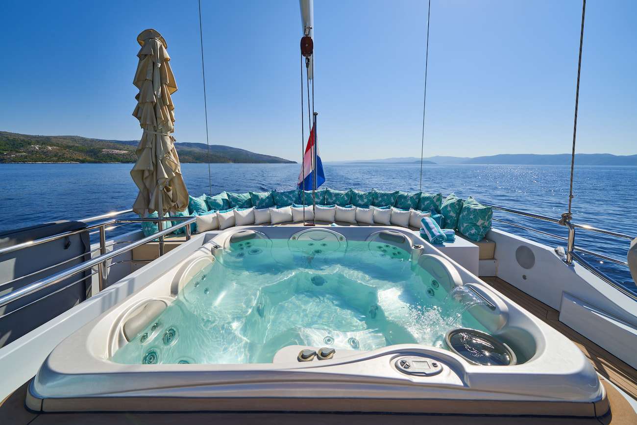 OMNIA yacht image 4