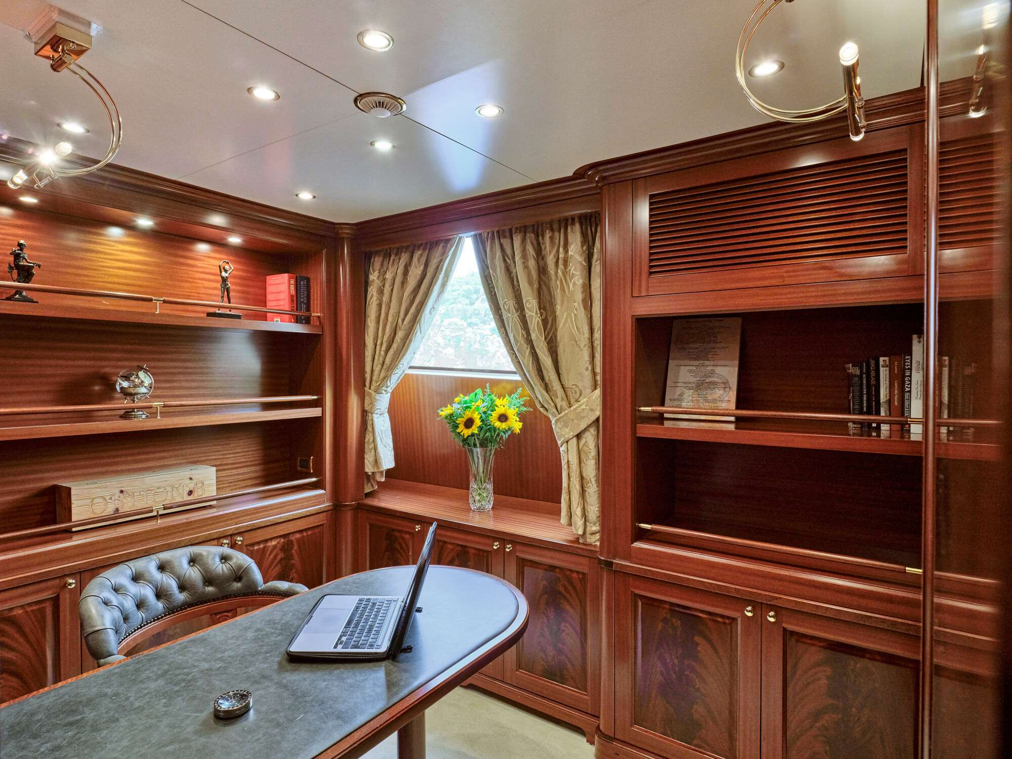 OPTION B yacht image 5