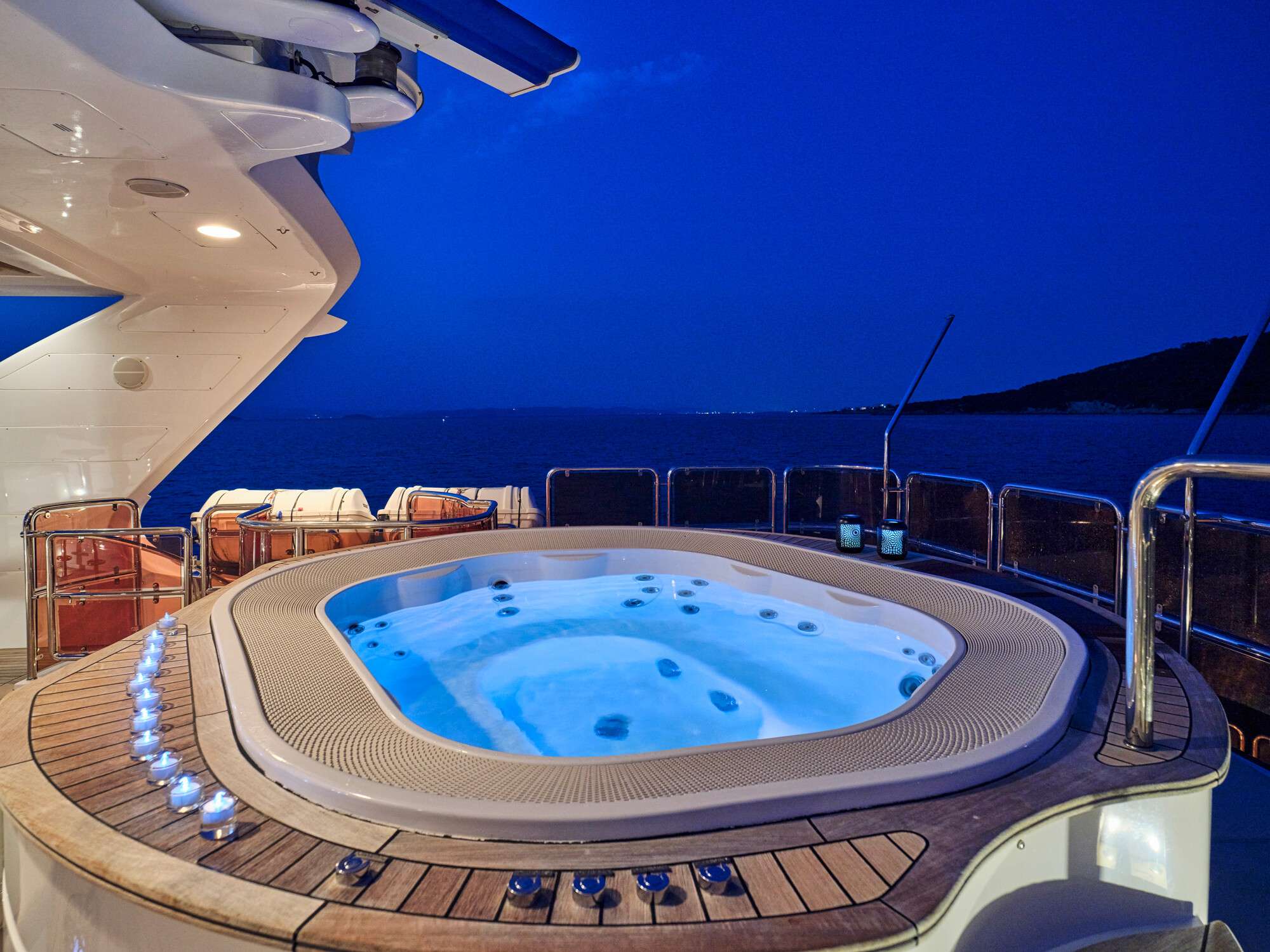 OPTION B yacht image 16