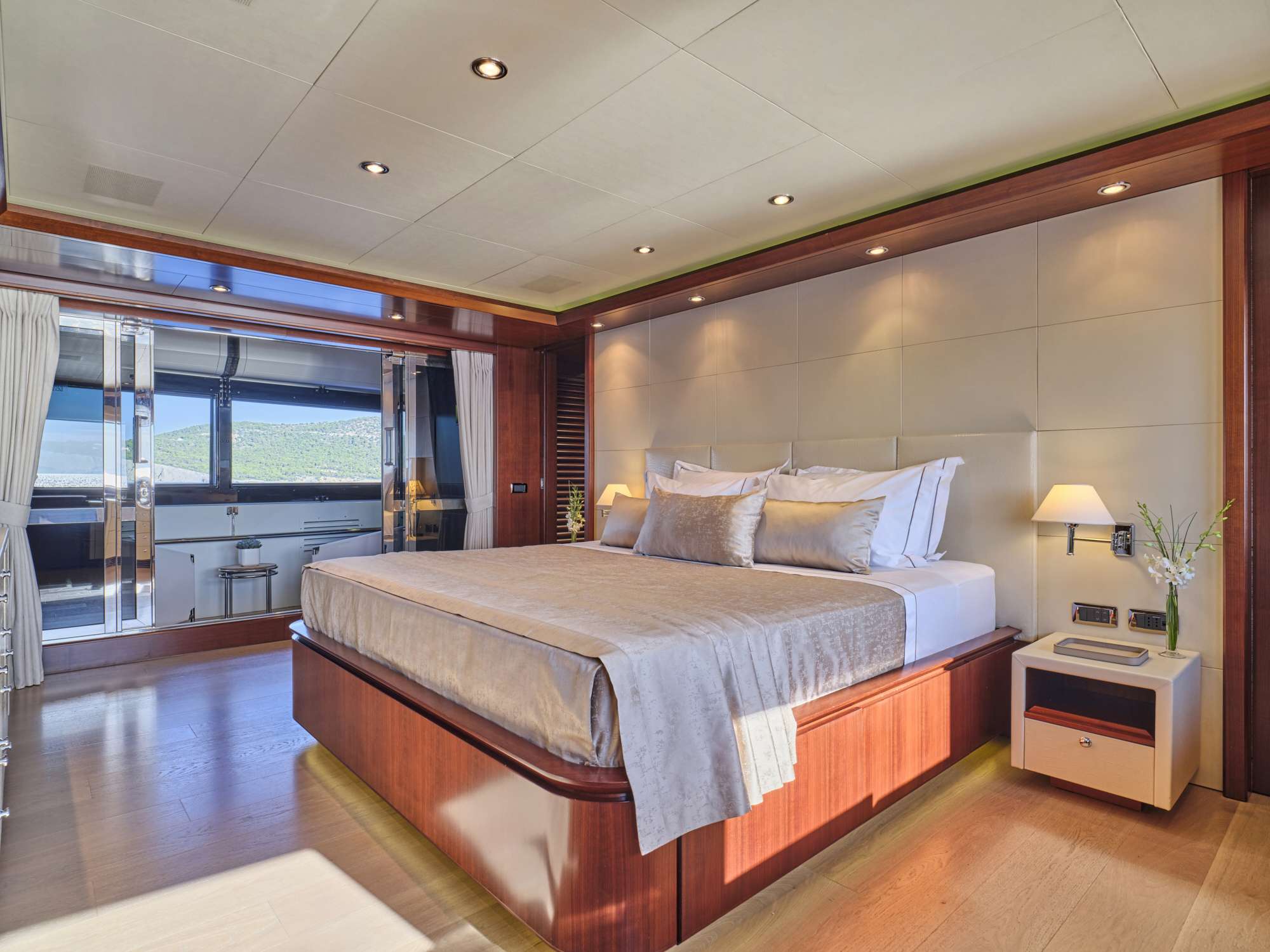 PALATIAL yacht image 6