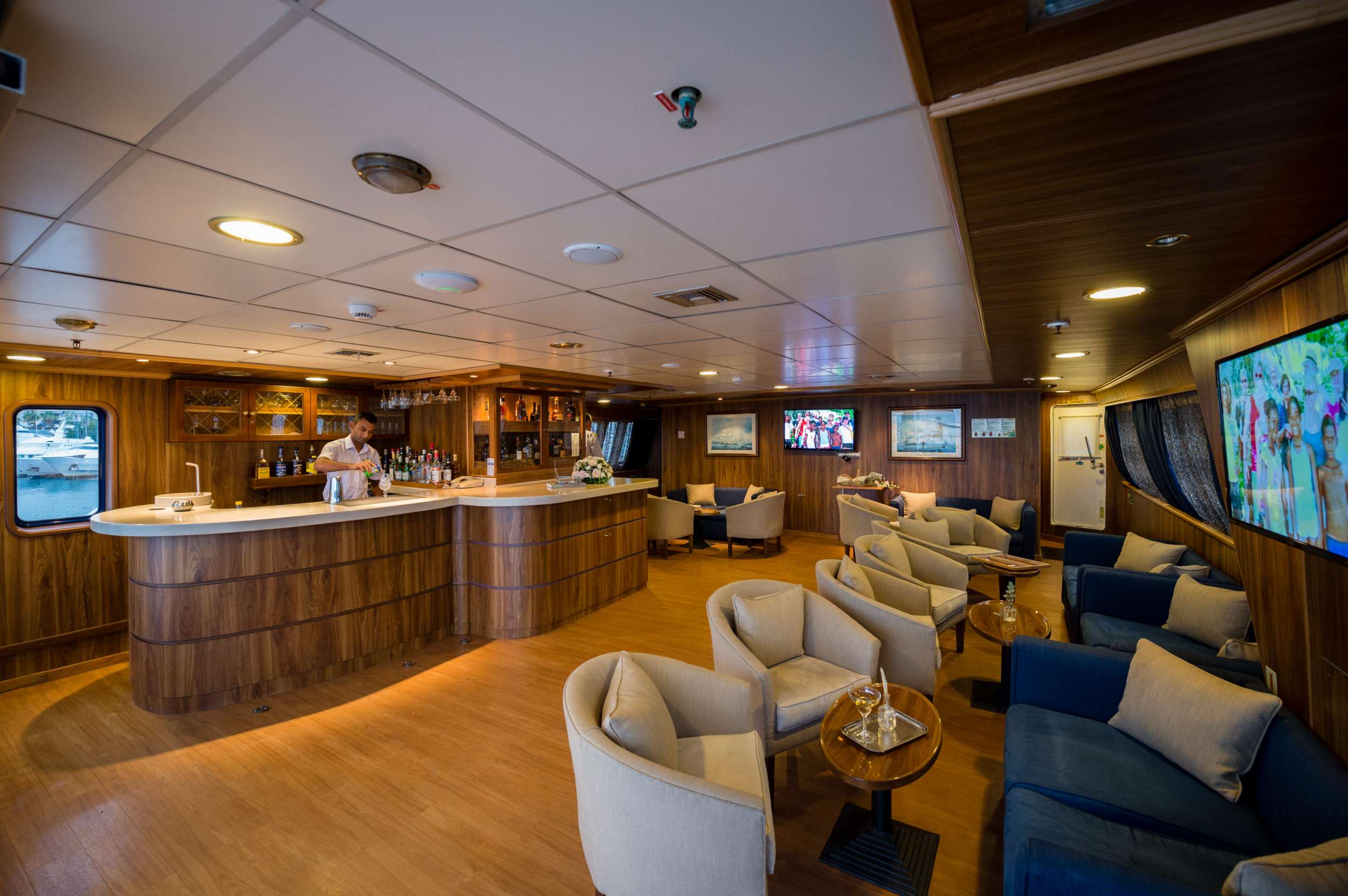 Panorama yacht image 8