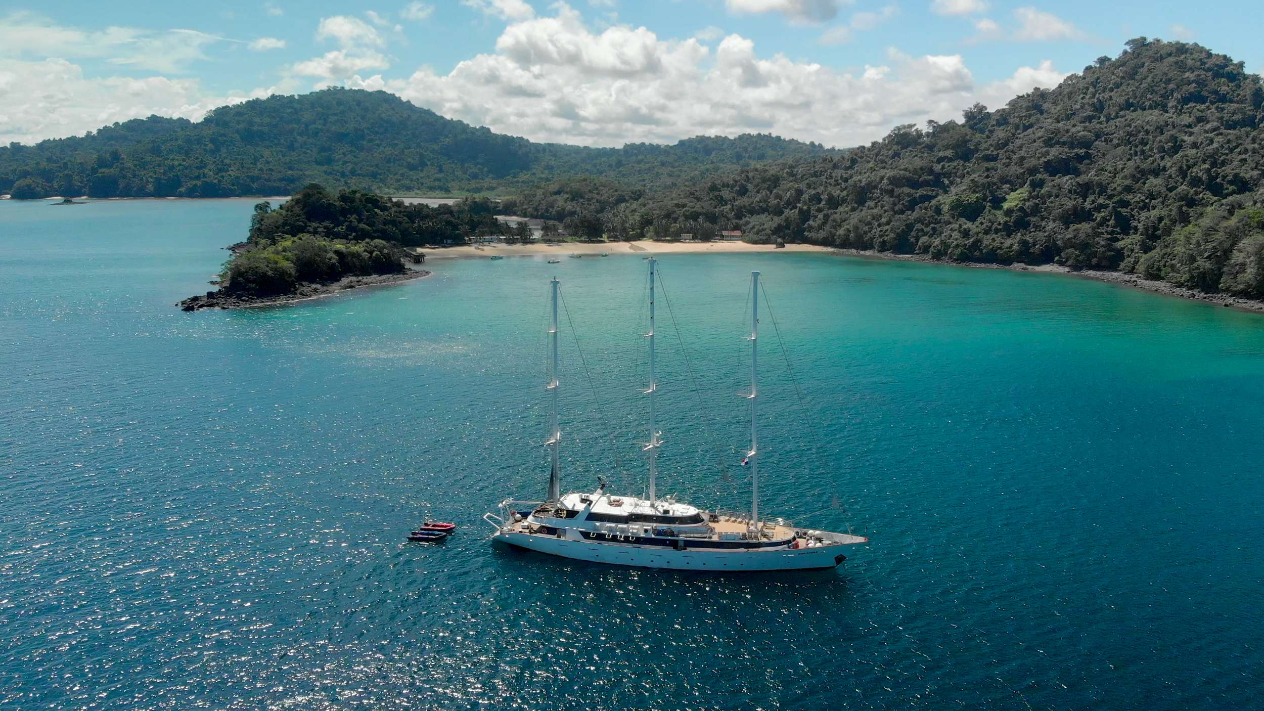 Panorama yacht image 10