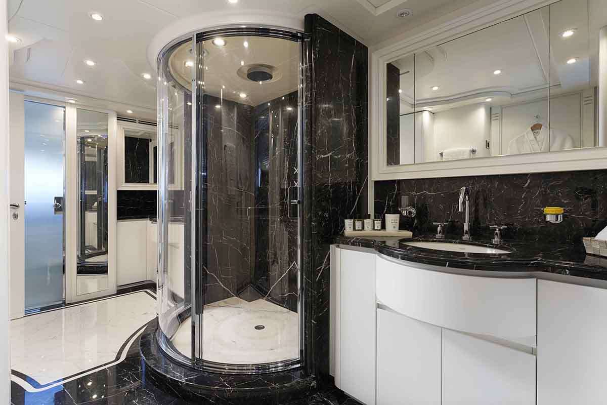 PARADISE yacht image 7