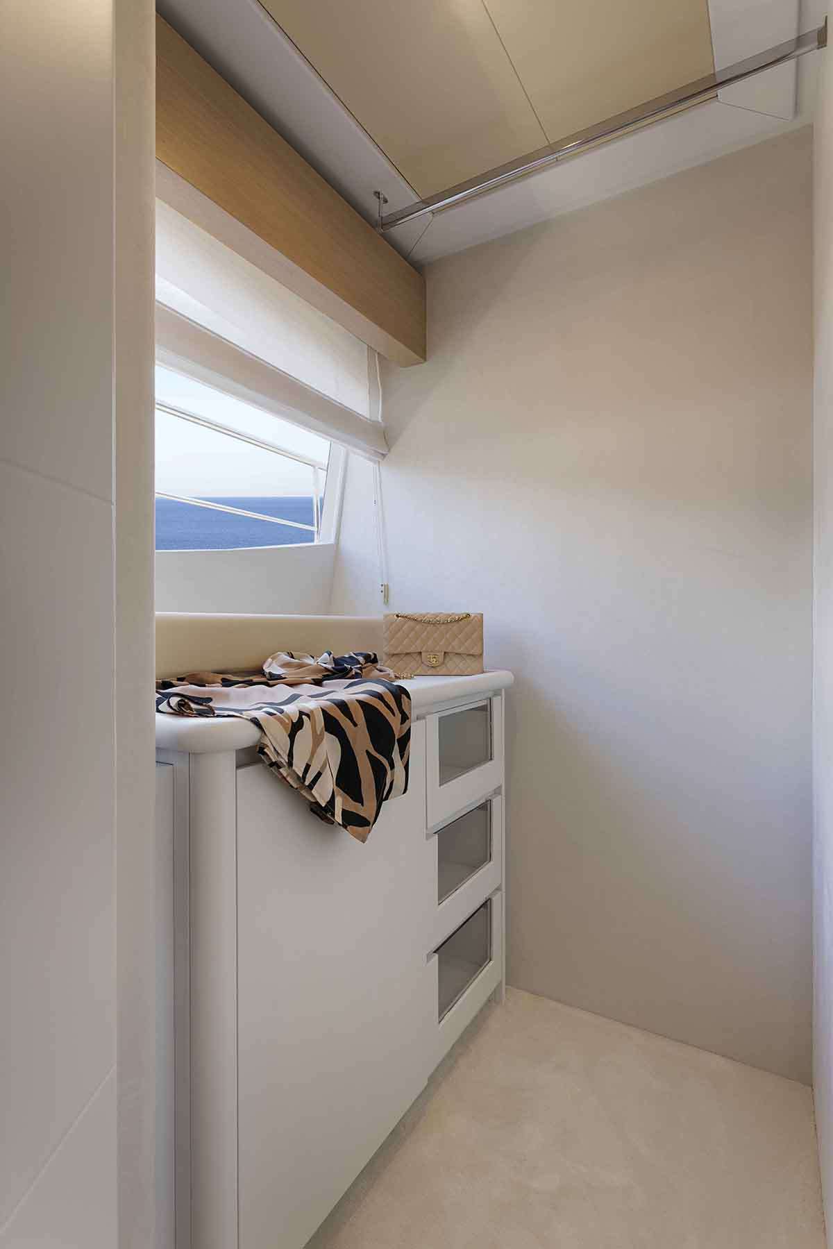 PARADISE yacht image 8