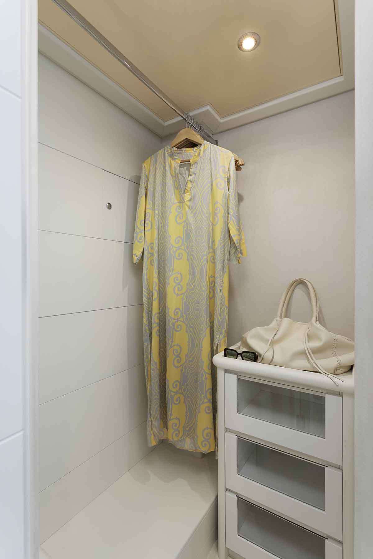 PARADISE yacht image 10