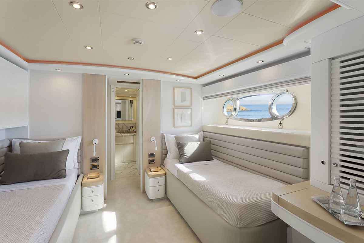 PARADISE yacht image 11