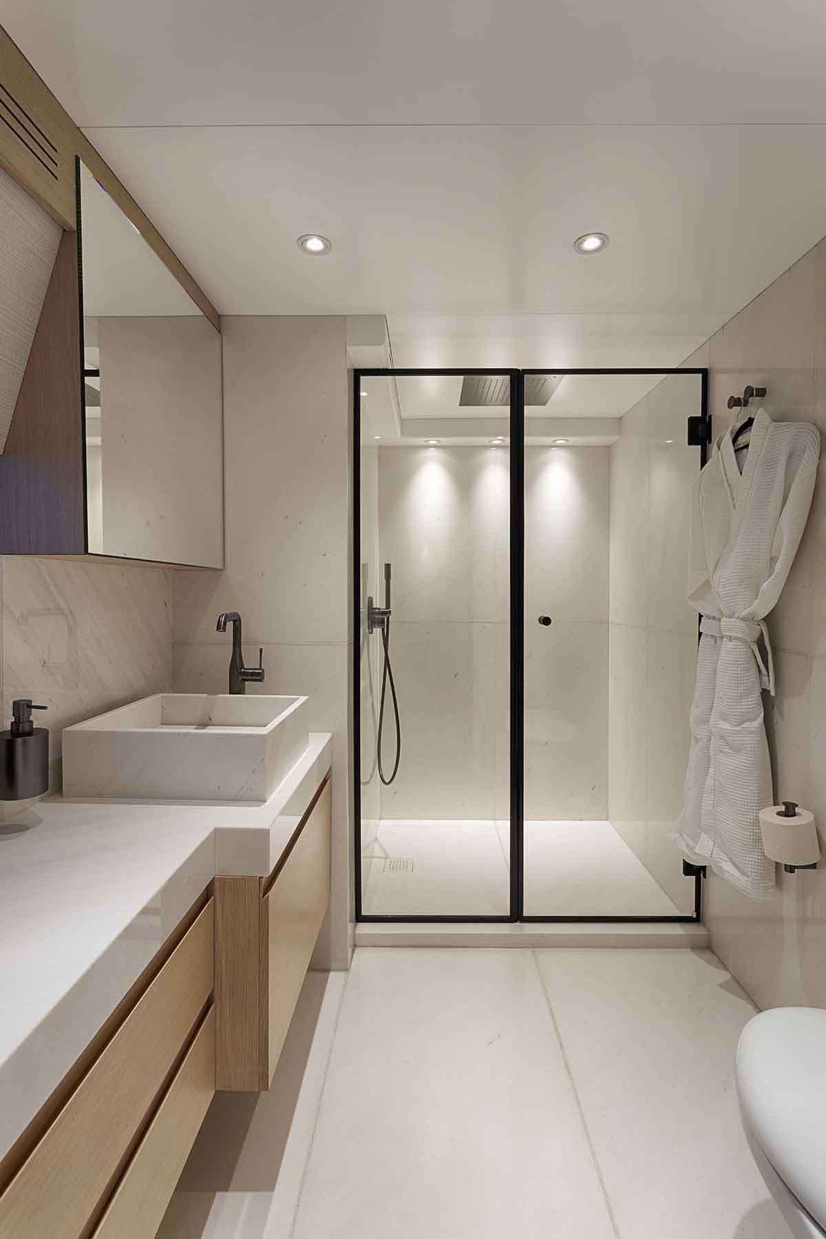 PARADISE yacht image 13