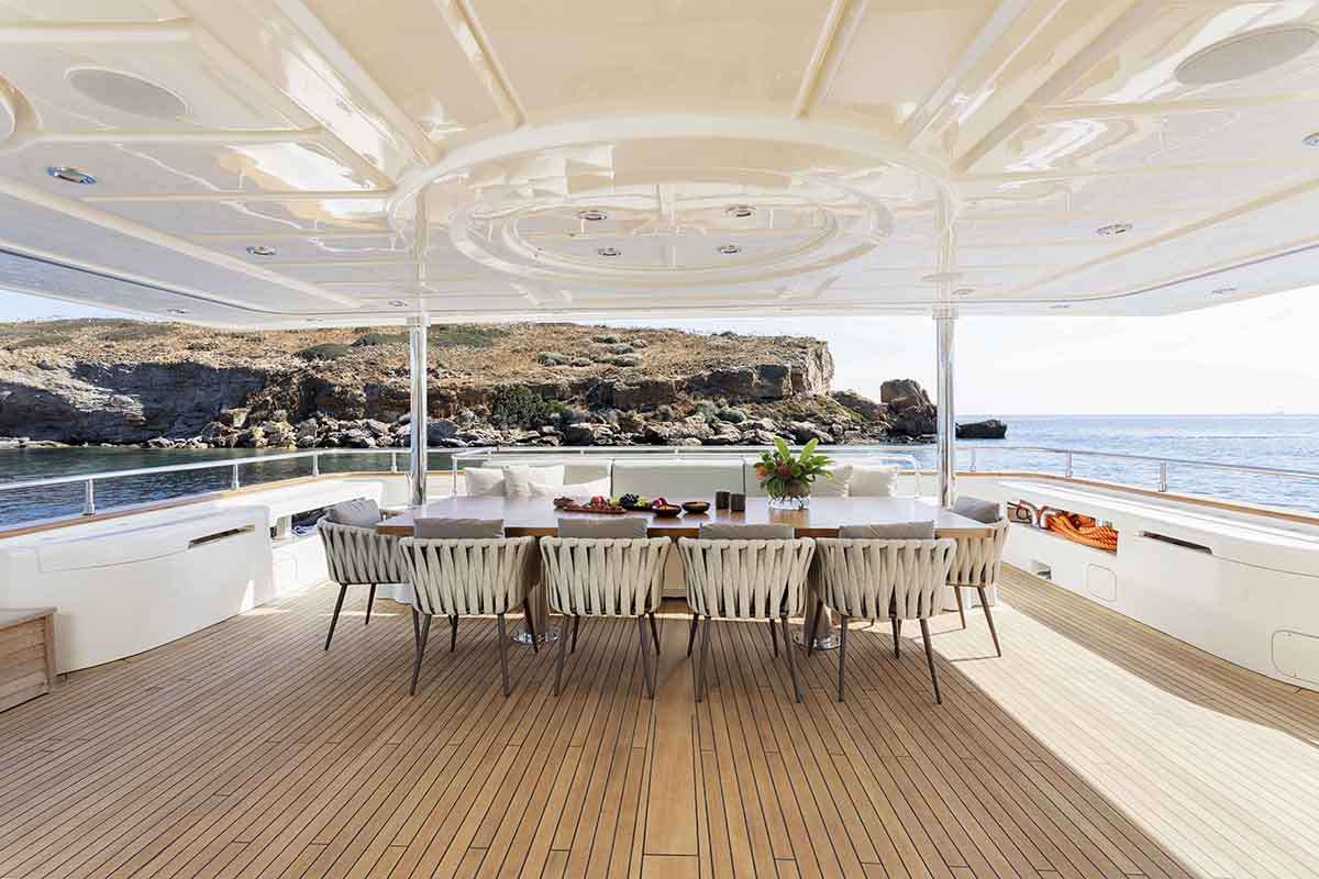 PARADISE yacht image 14