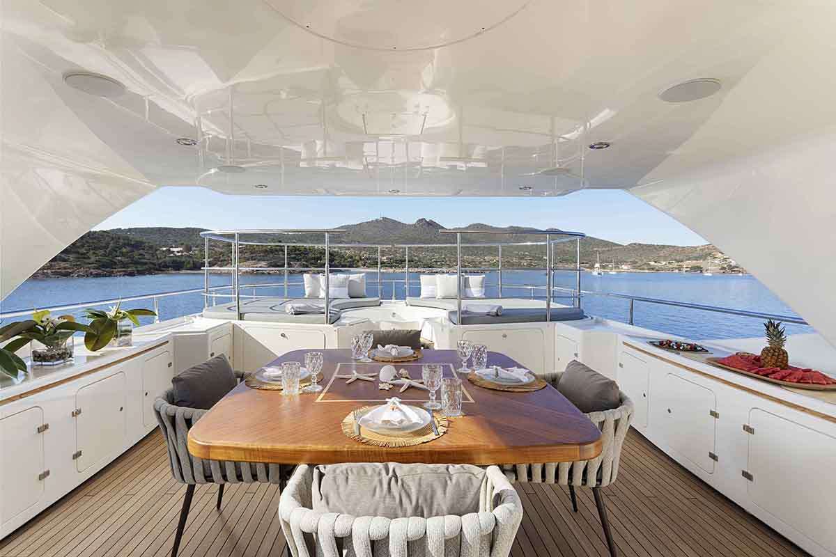 PARADISE yacht image 16