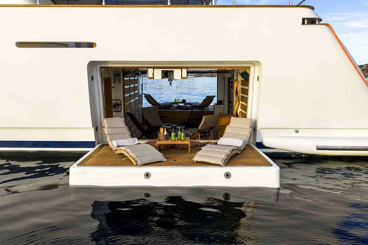 PARADISE yacht image 18