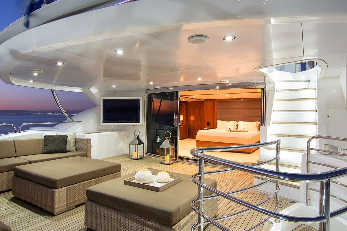 Upper Deck Aft - Master Suite Lounge Area