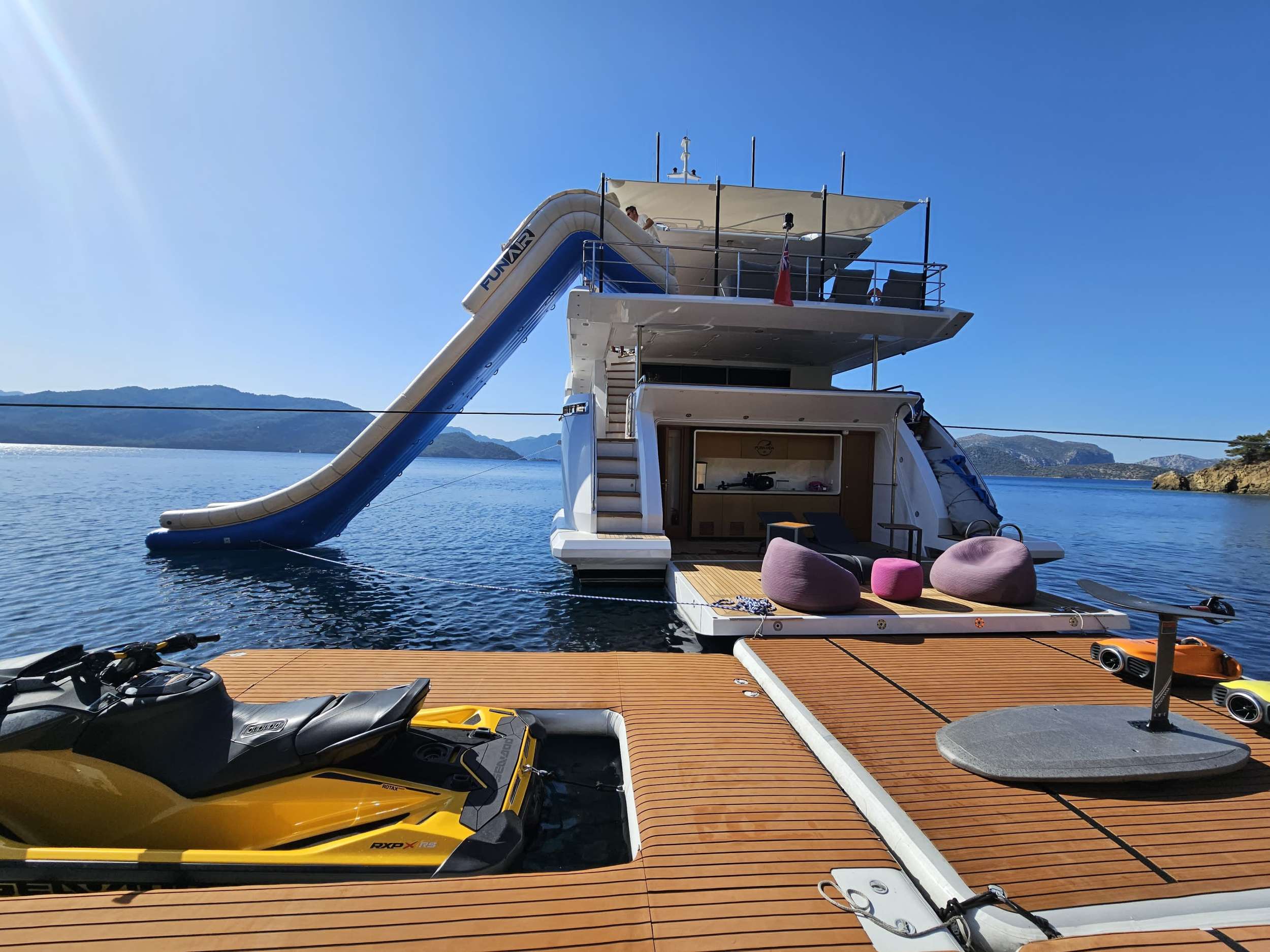 PURA VIDA yacht image 12