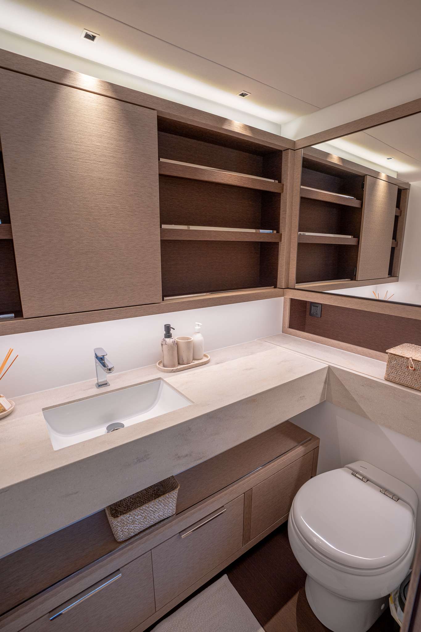 SEAHOME II yacht image 9